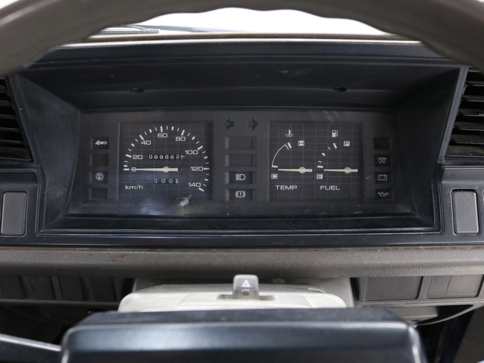 1983 Nissan Vanette 10