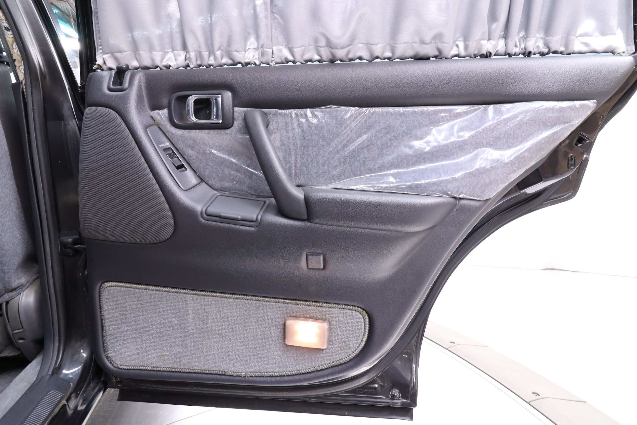 1999 Toyota Crown 25