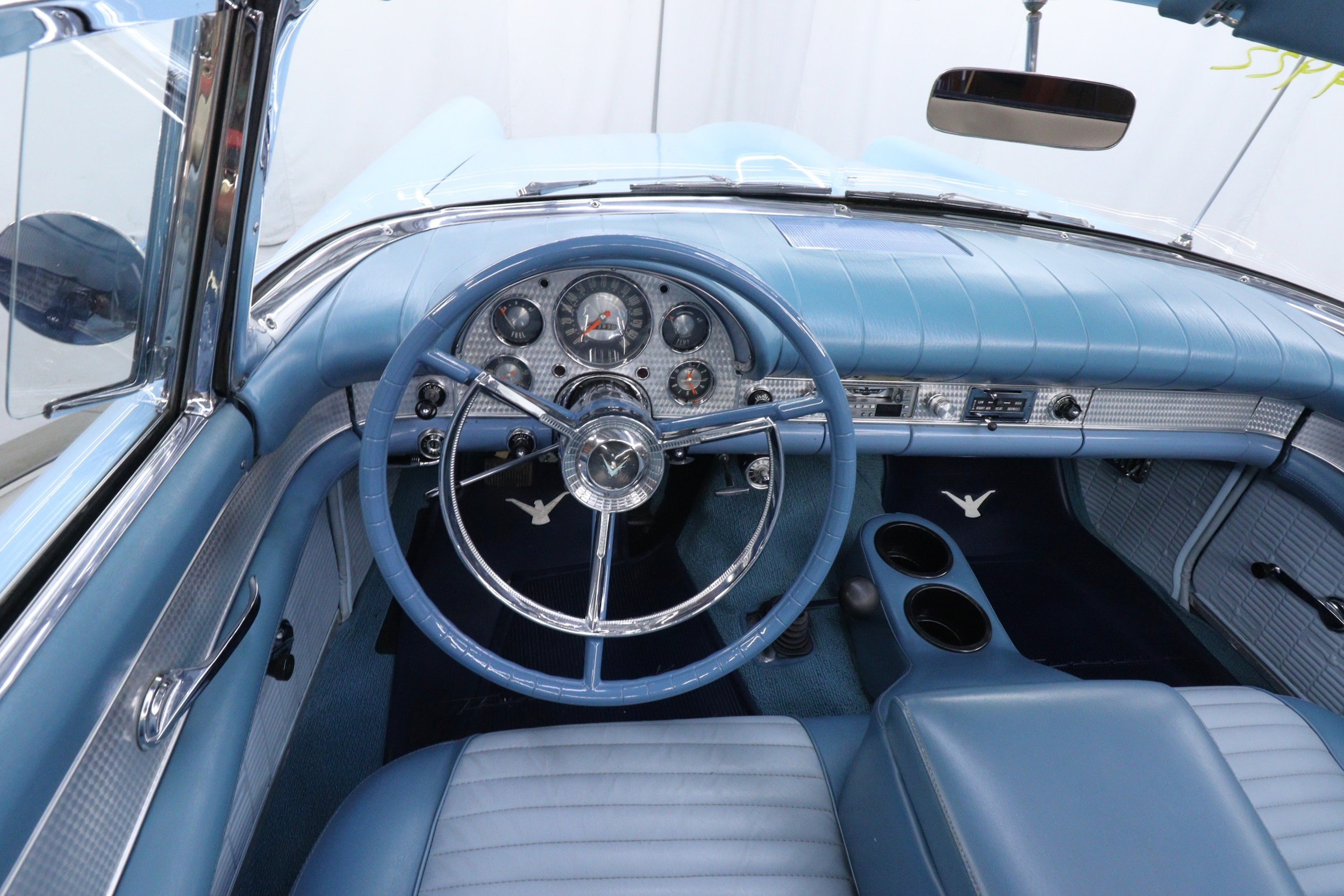 1957 Ford Thunderbird 33