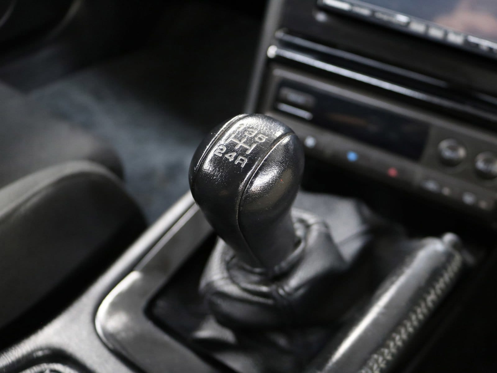 1995 Nissan Skyline 24