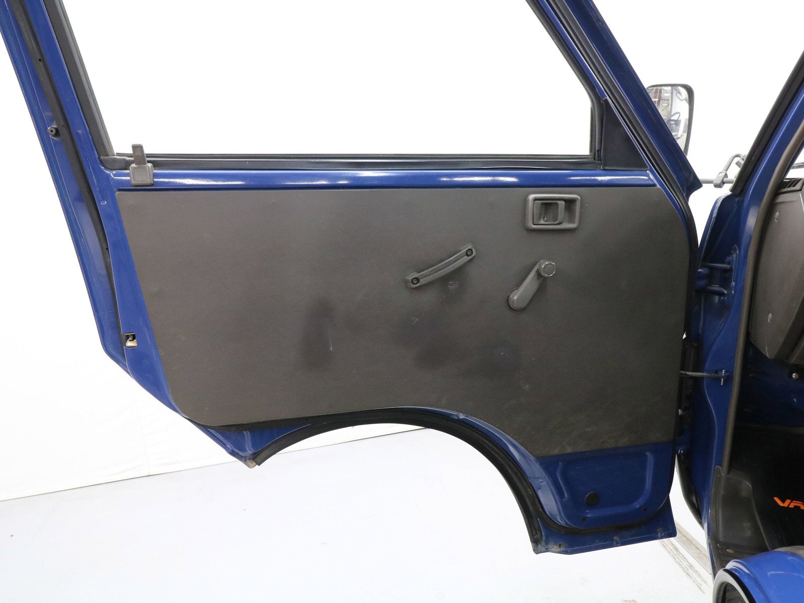 1983 Nissan Vanette 17