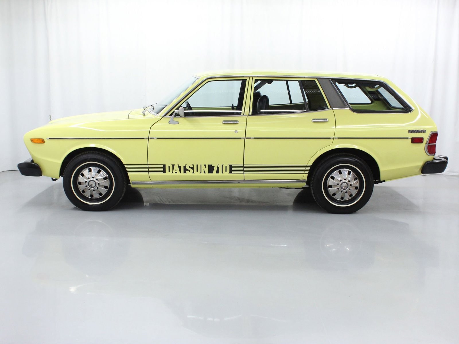 1974 Datsun 710 10