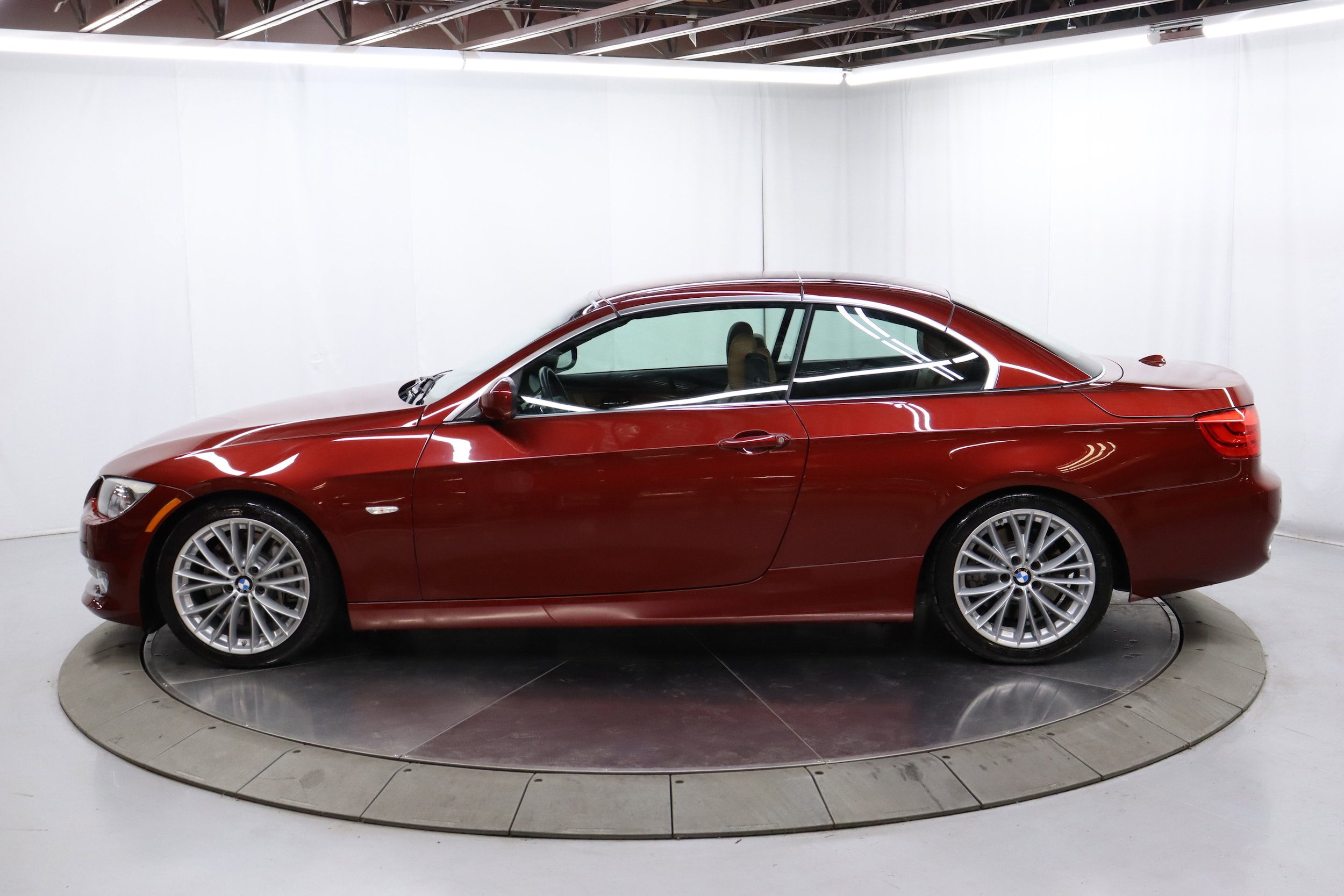 2011 BMW 3 Series 6
