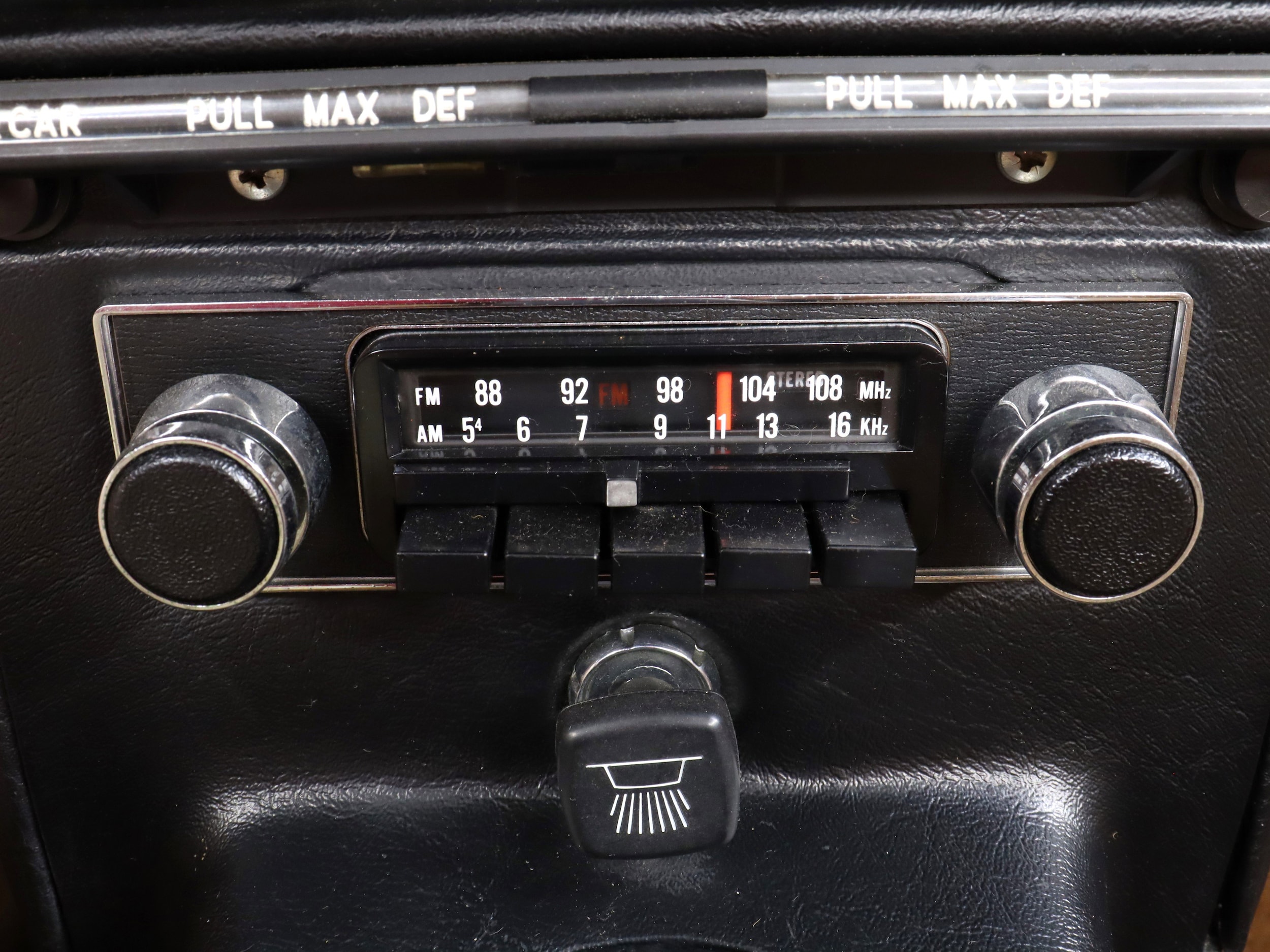 1976 Triumph TR6 35