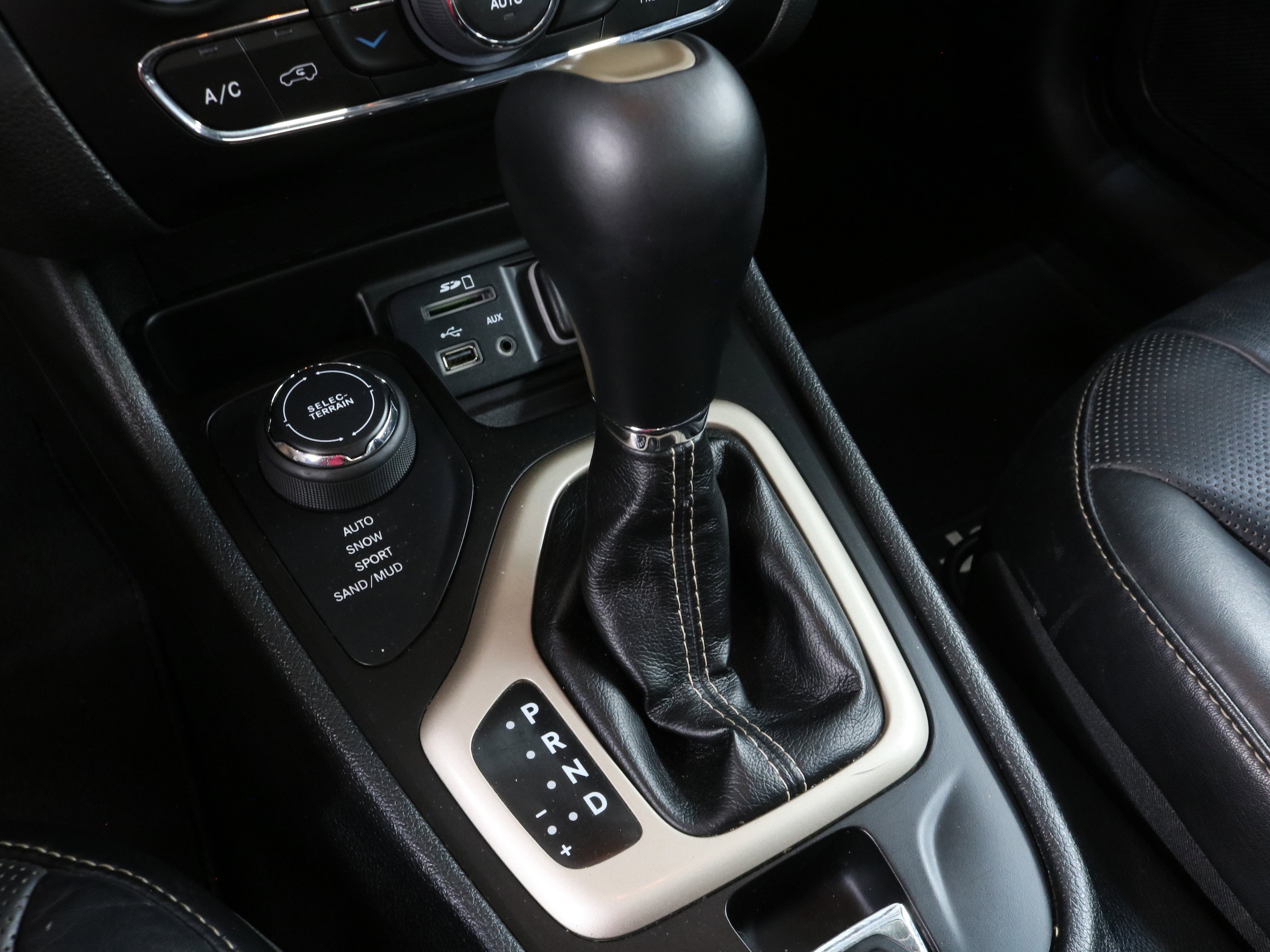 2014 Jeep Cherokee 14