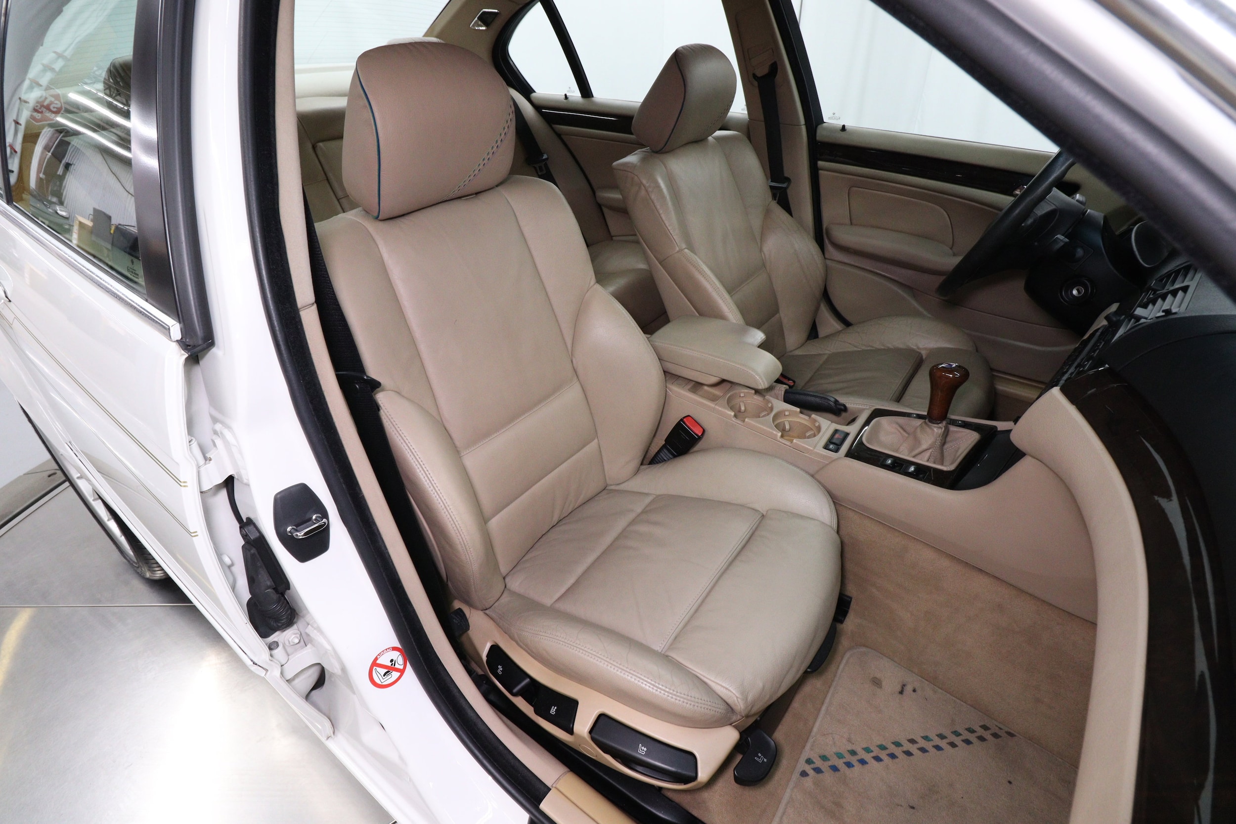 2000 BMW Alpina B3 17