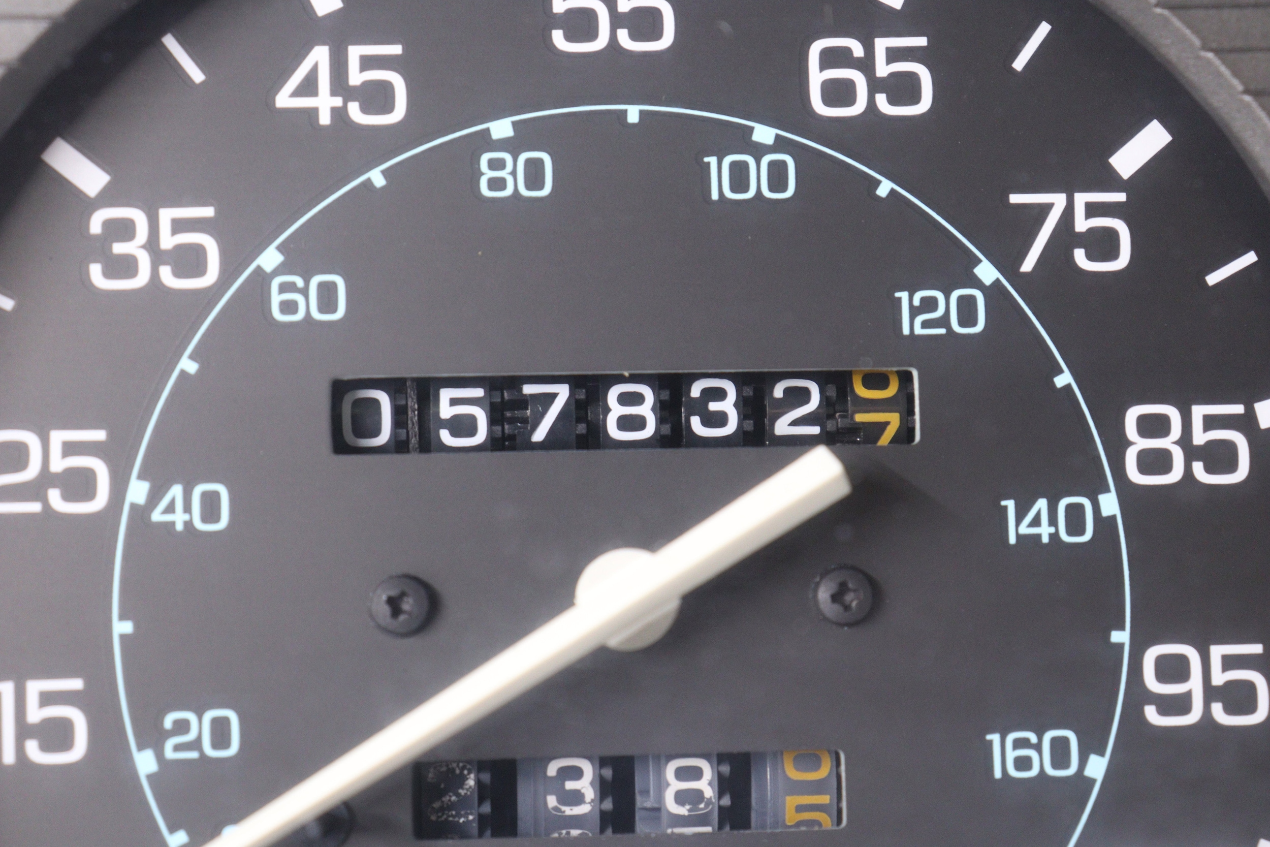1985 Nissan 720 41
