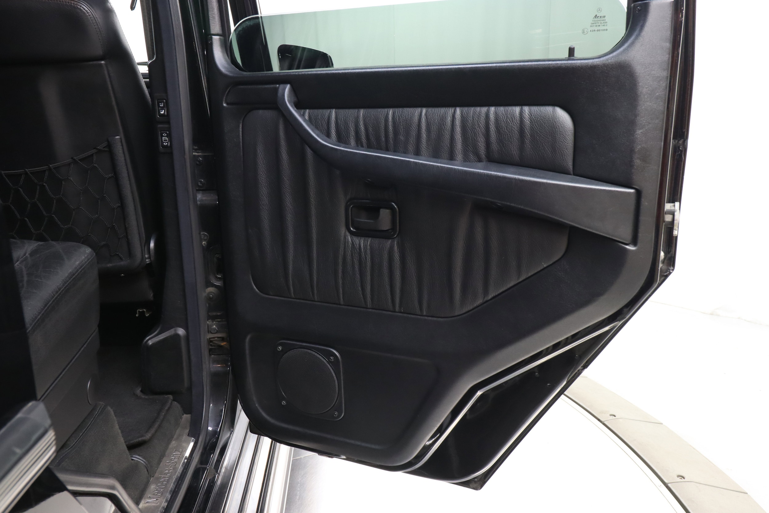 2000 Mercedes-Benz G500 27