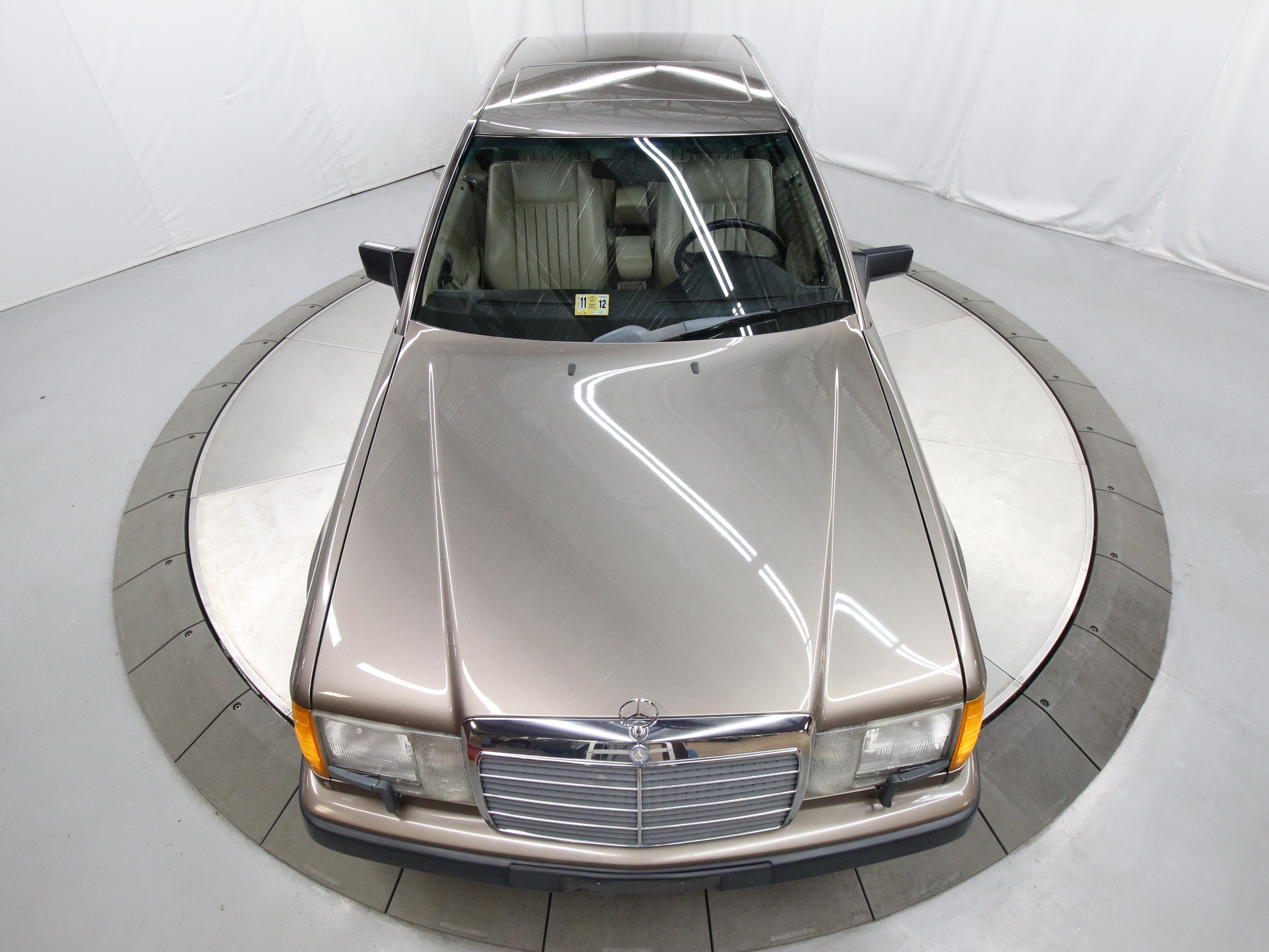 1988 Mercedes-Benz 300 CE 37