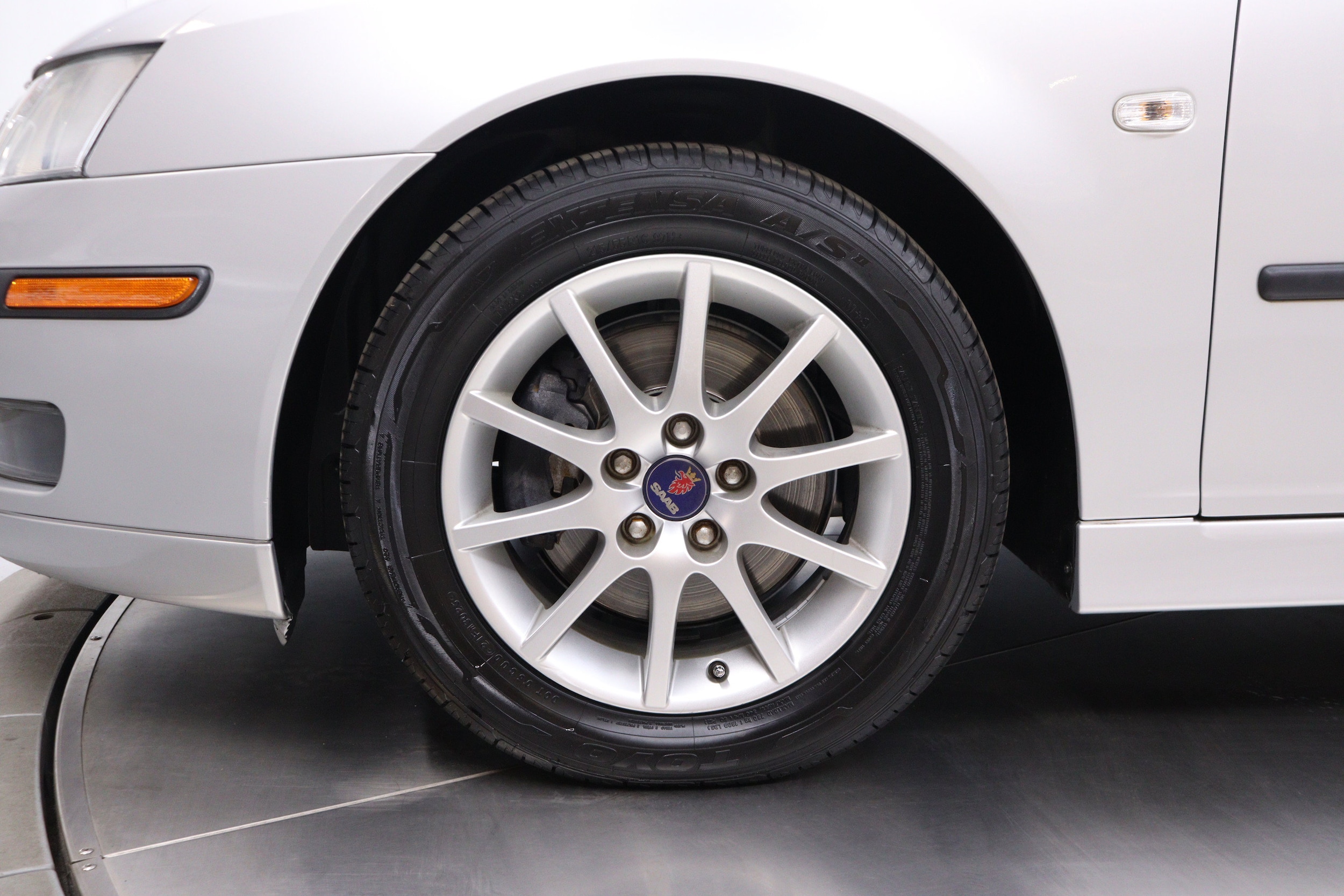 2004 Saab 2.0T 9-3 34