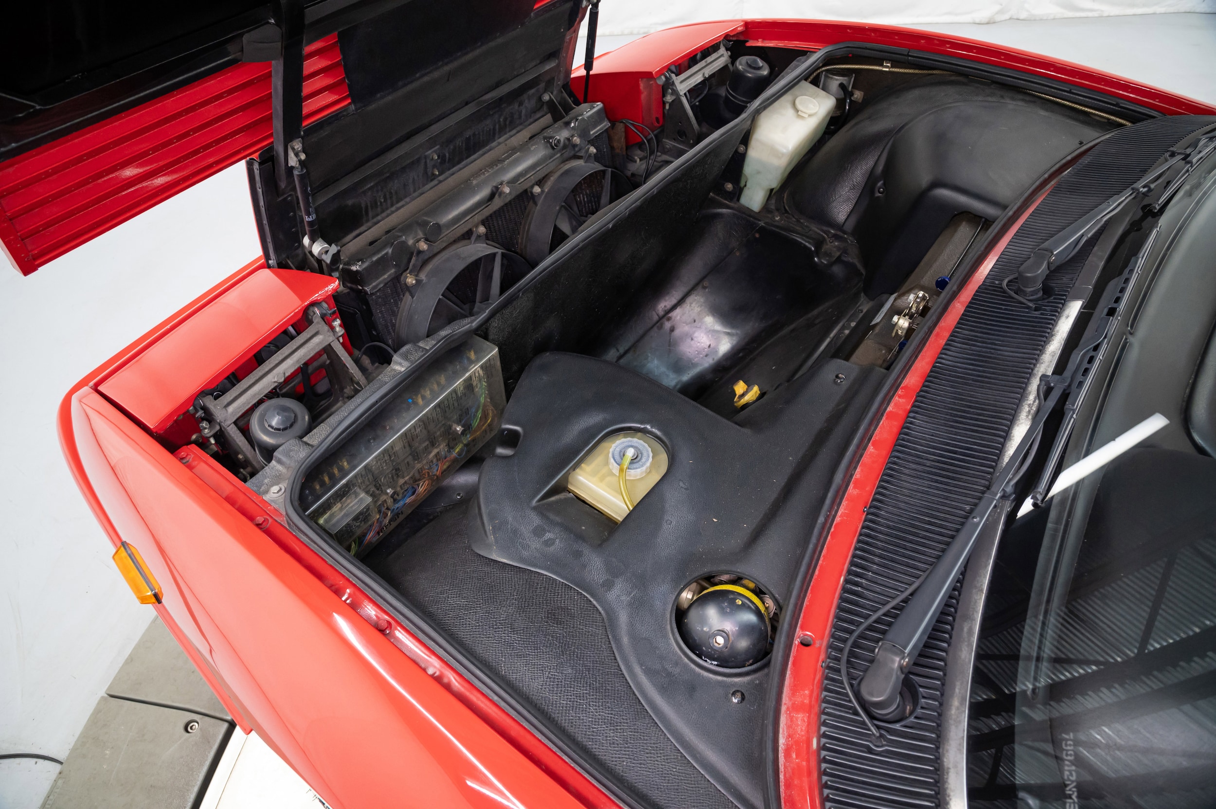 1991 Ferrari Mondial 177