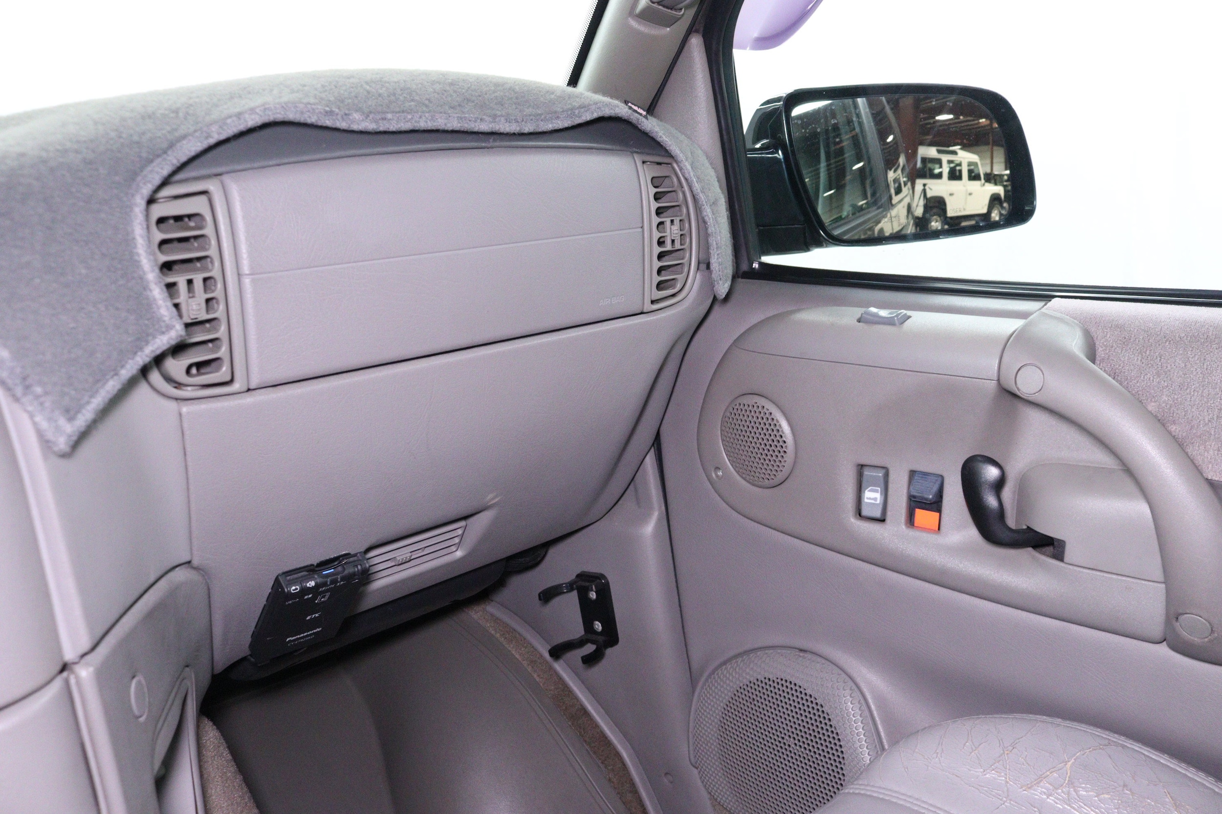 2000 Chevrolet Astro LT 64