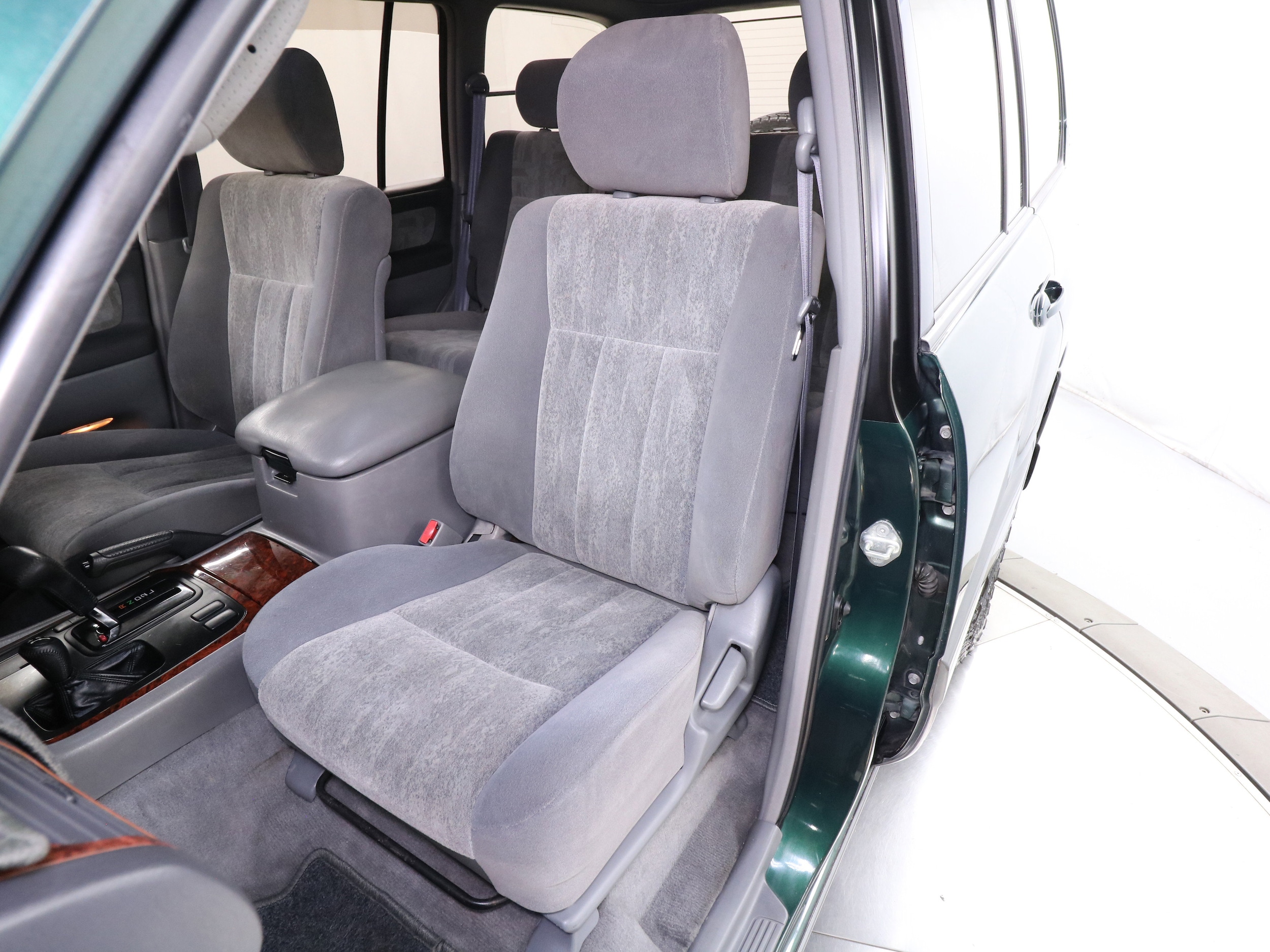1998 Toyota Land Cruiser 18