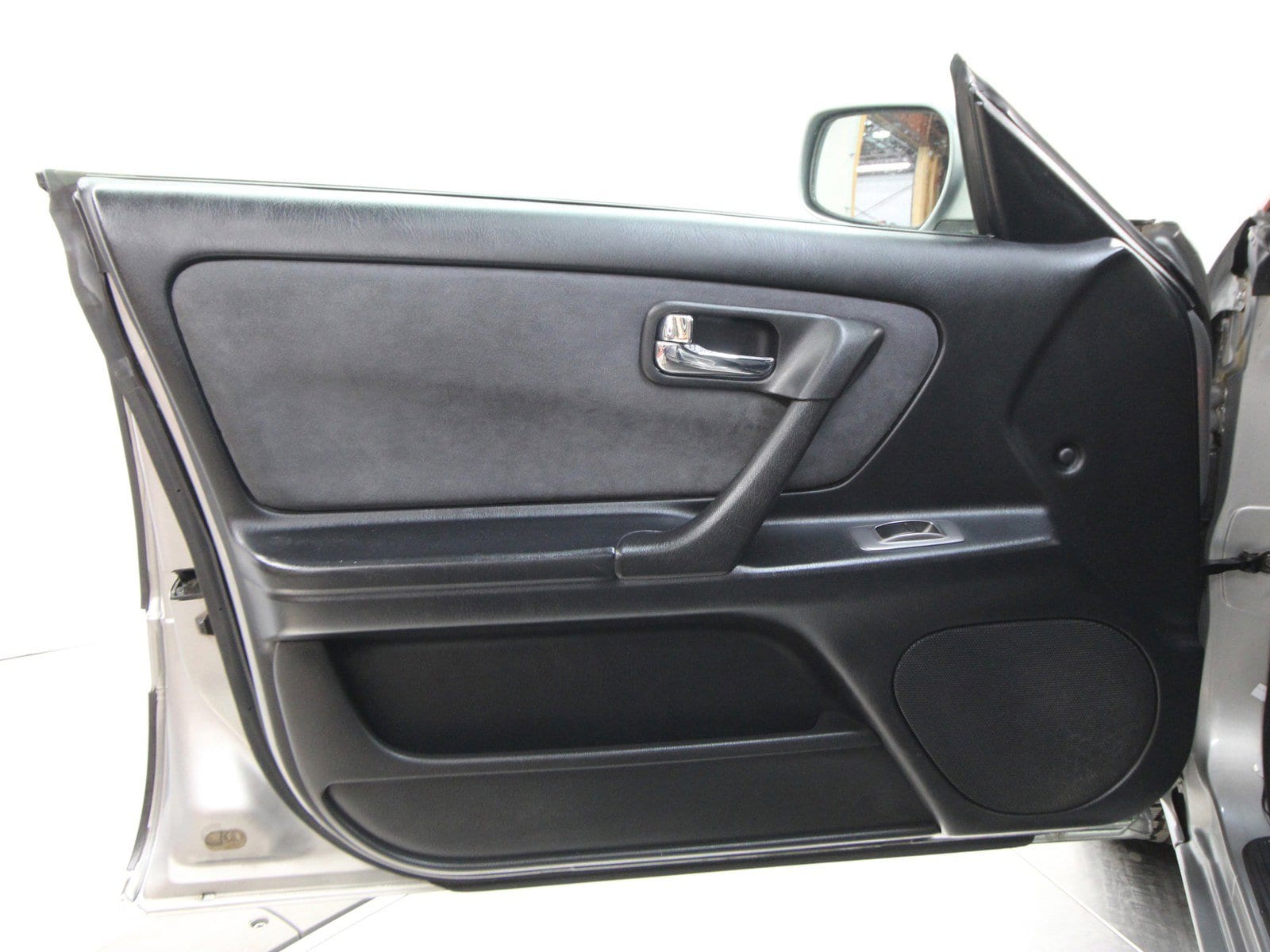 1997 Nissan Stagea 21