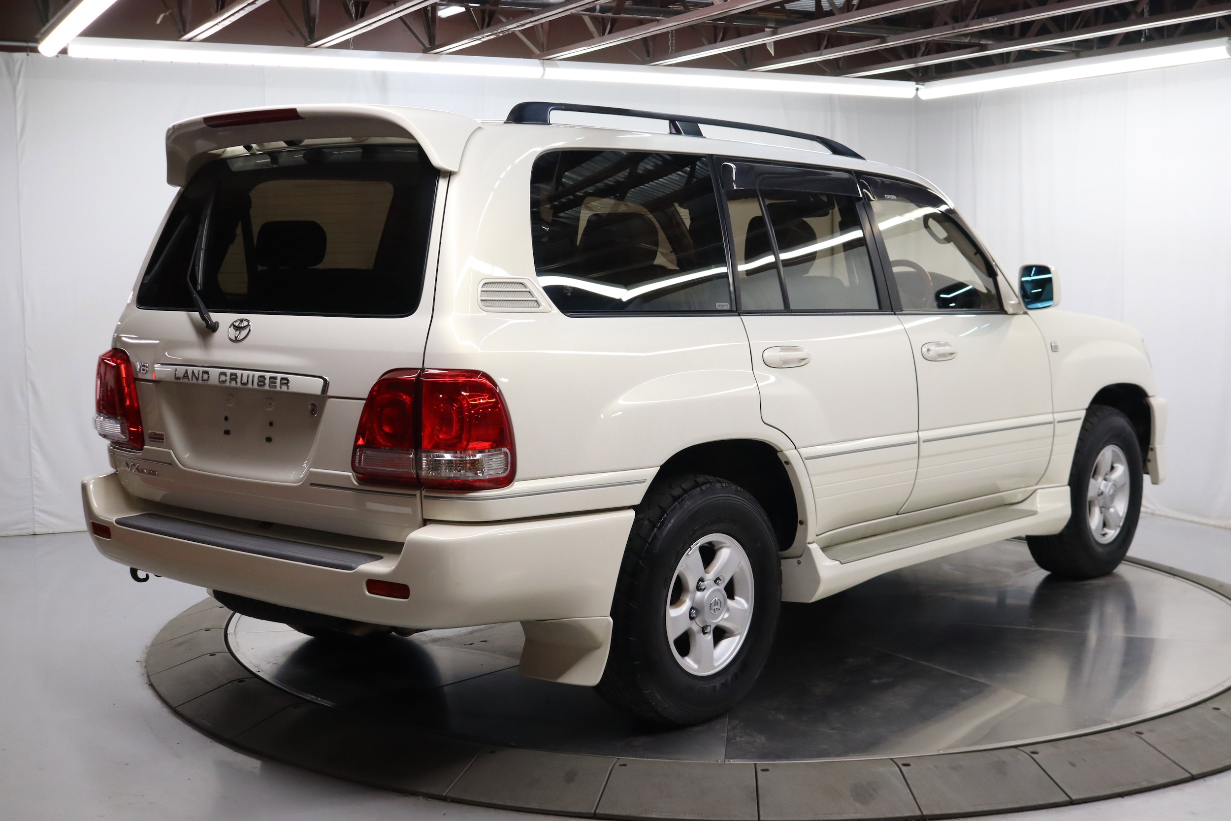 2000 Toyota Land Cruiser 9