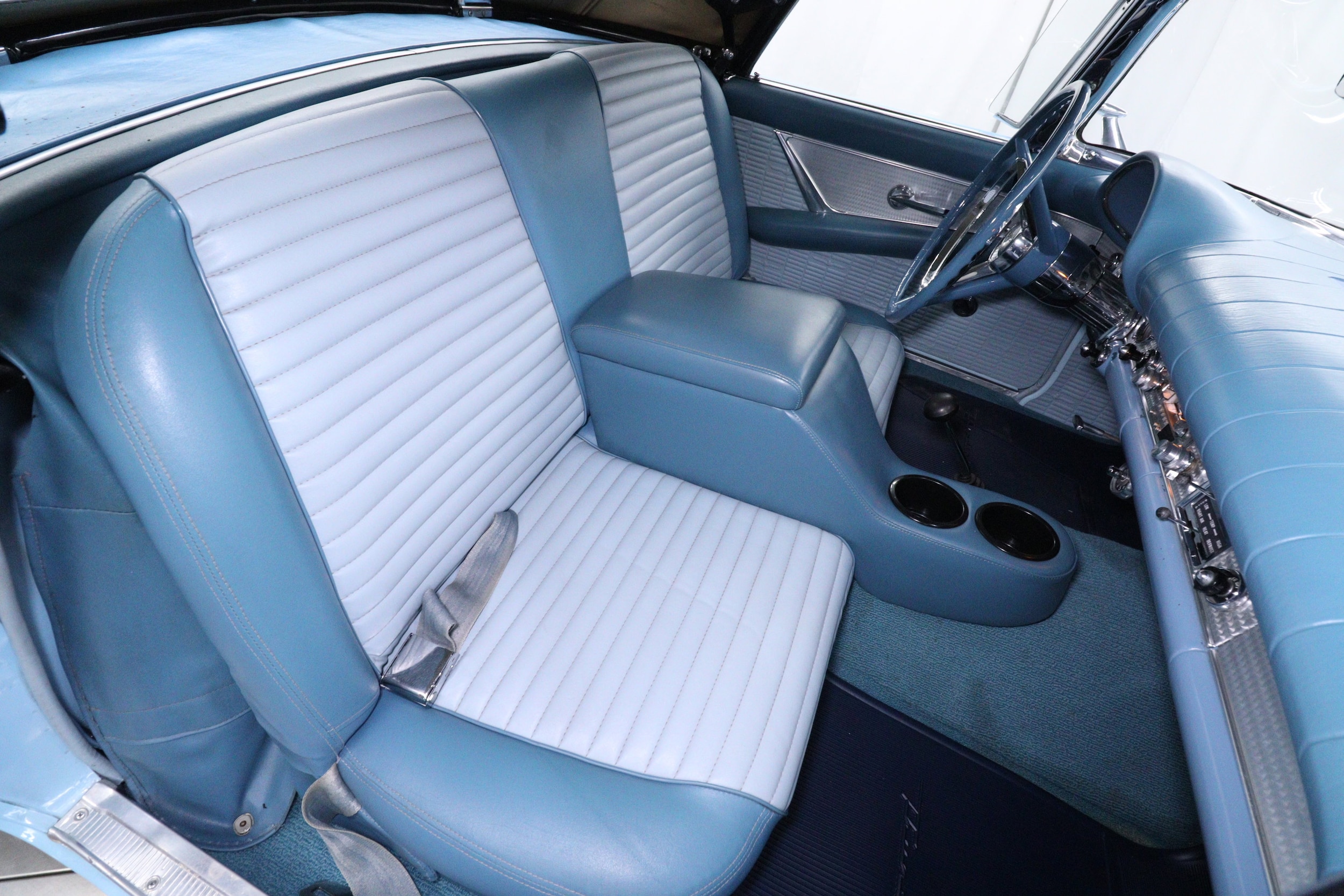 1957 Ford Thunderbird 23