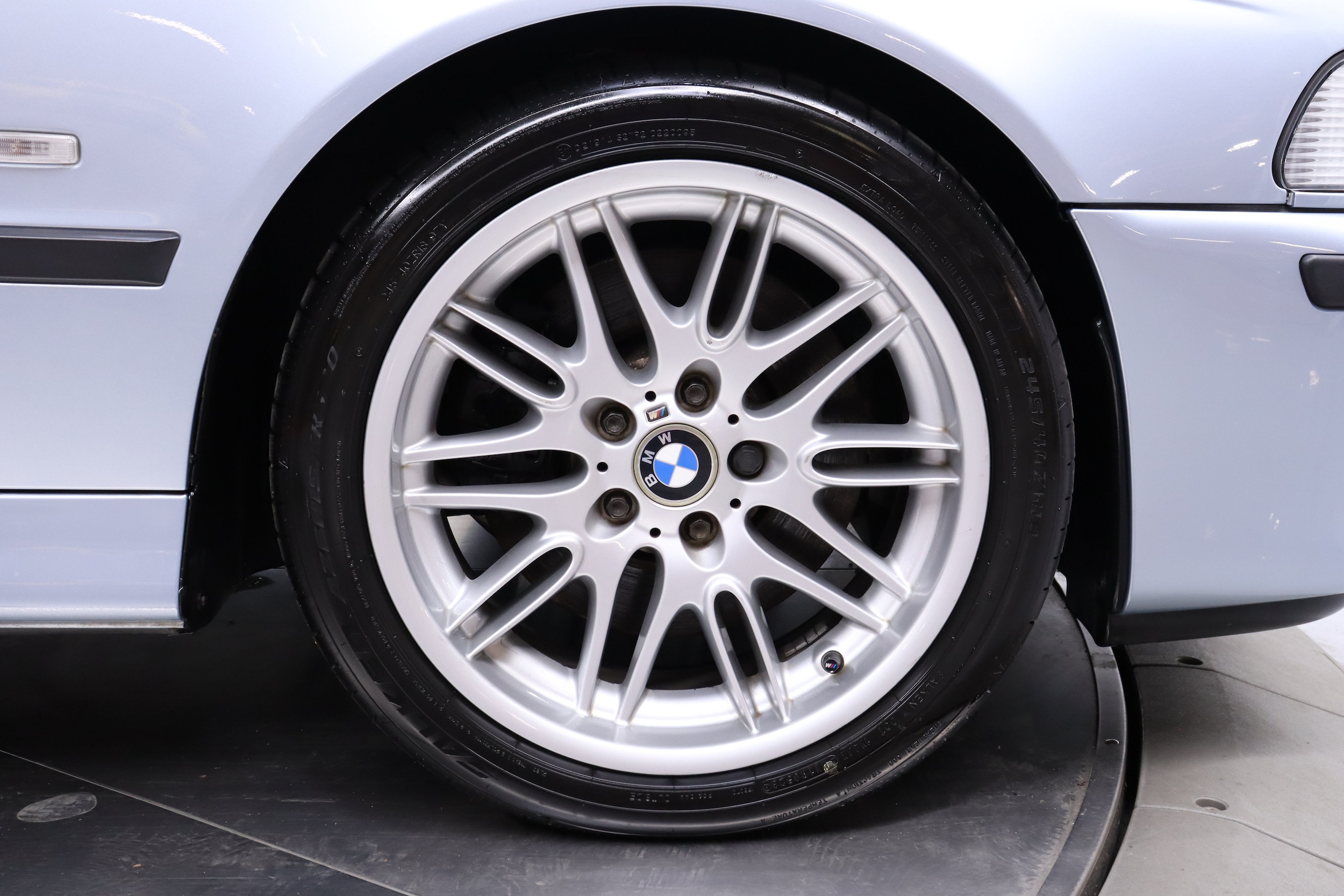 2000 BMW M5 32