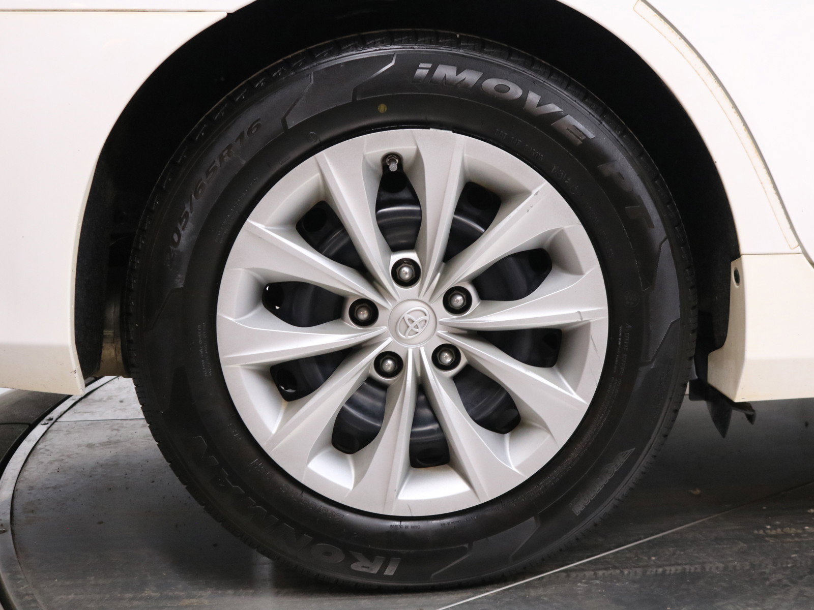 2015 Toyota Camry 31