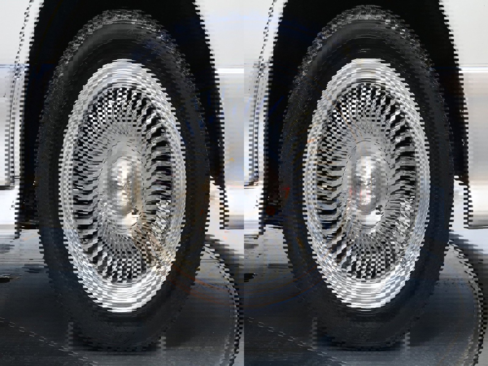 1998 Nissan Elgrand 27