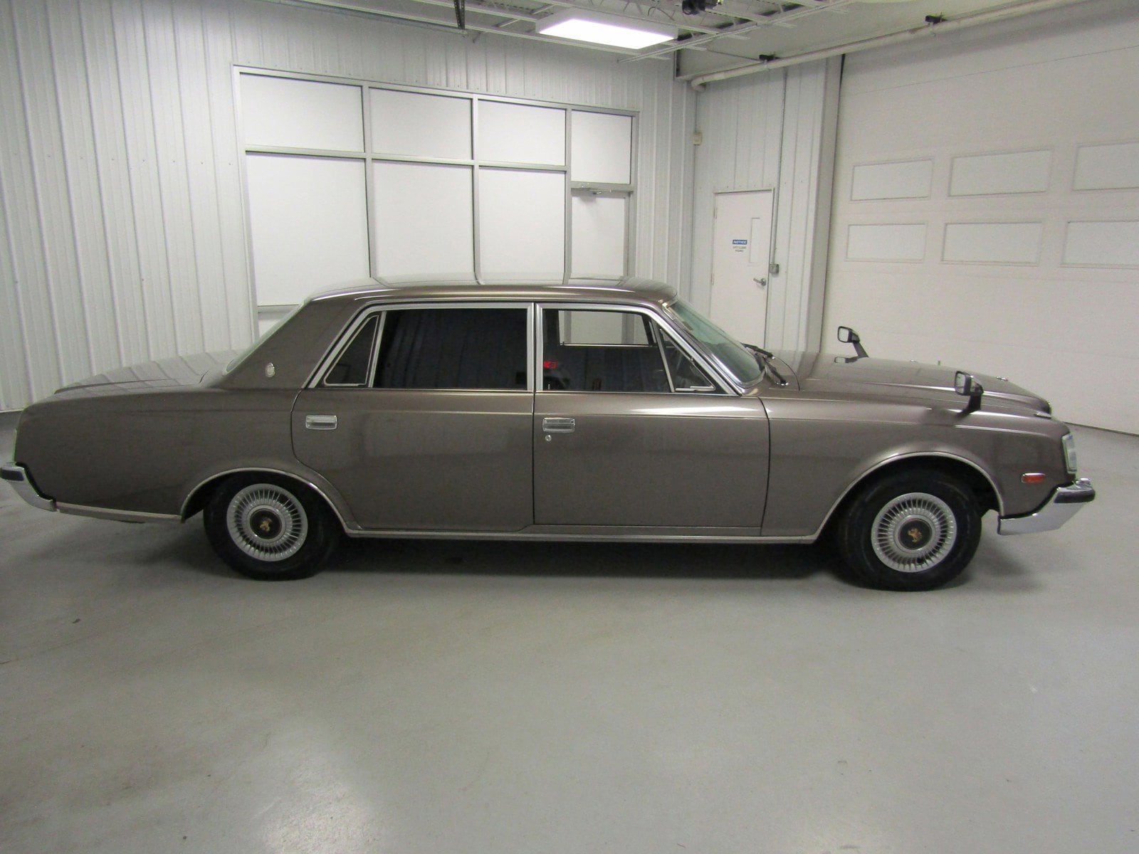 1992 Toyota Century 9