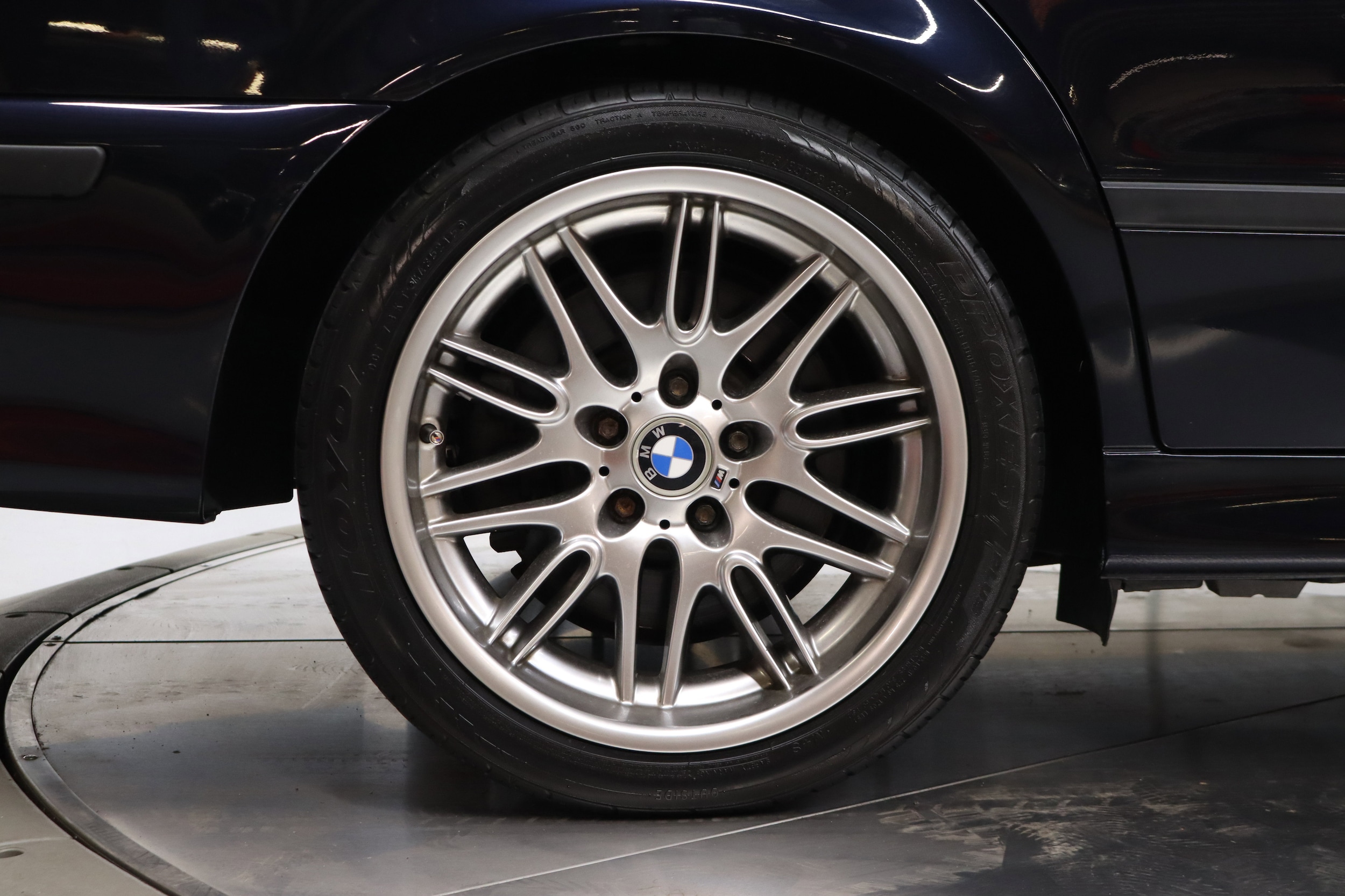 2001 BMW M5 38