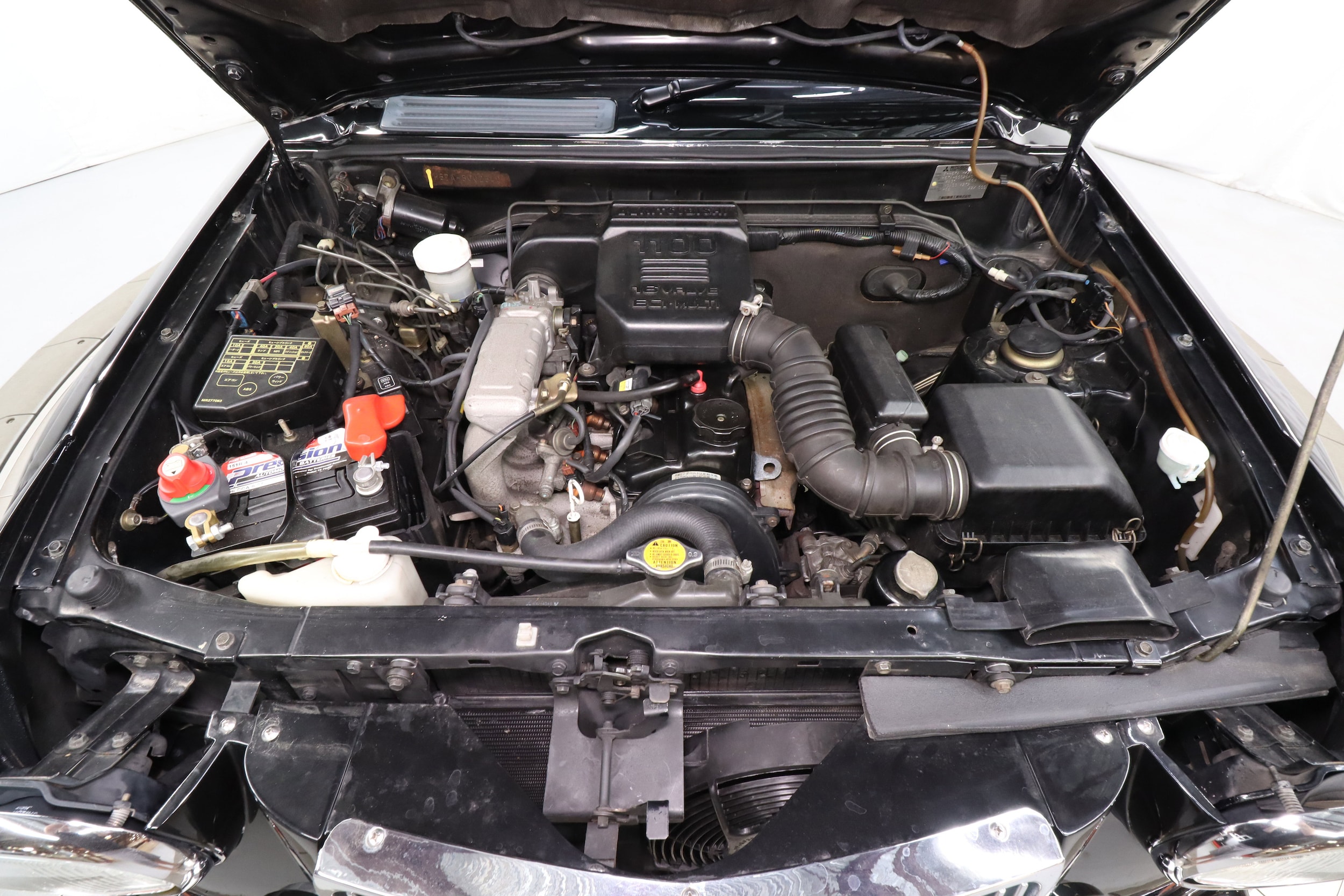 1998 Mitsubishi Pajero Jr 28