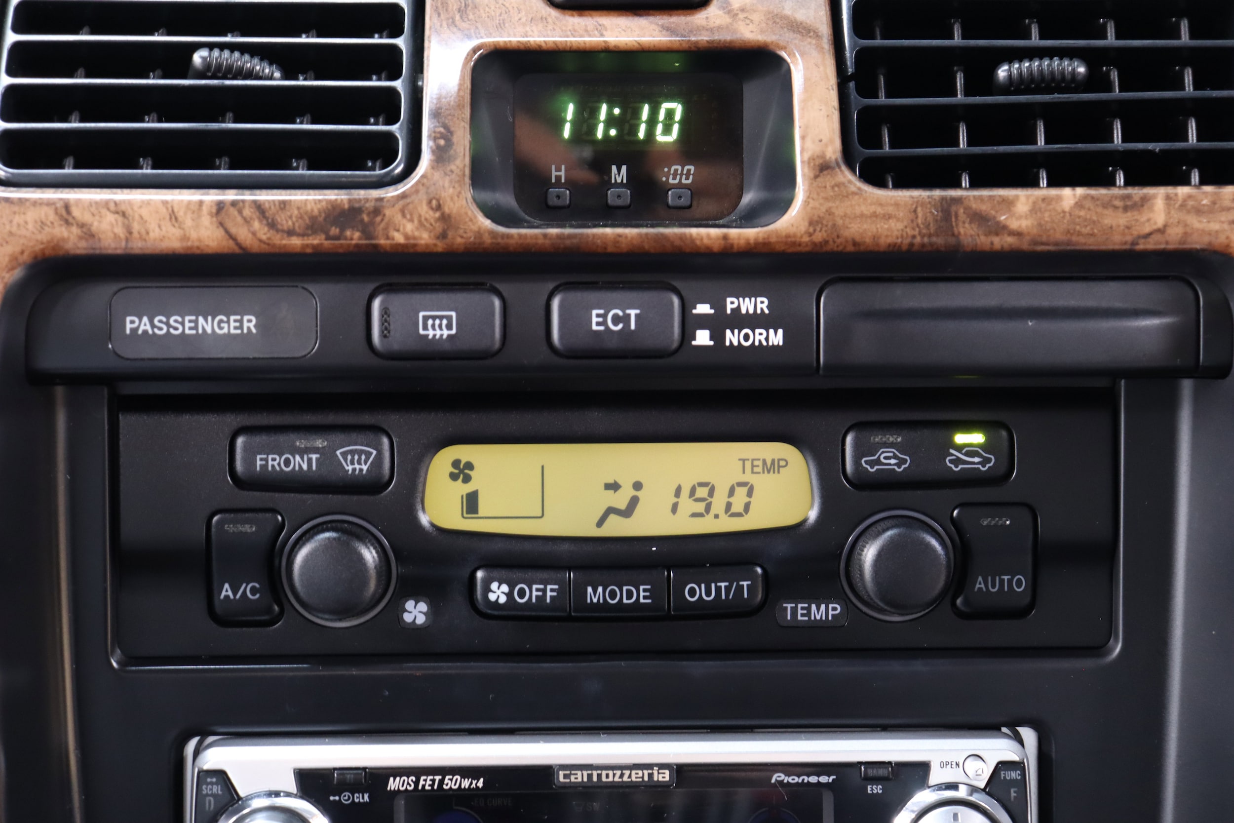 1999 Toyota Hilux 16