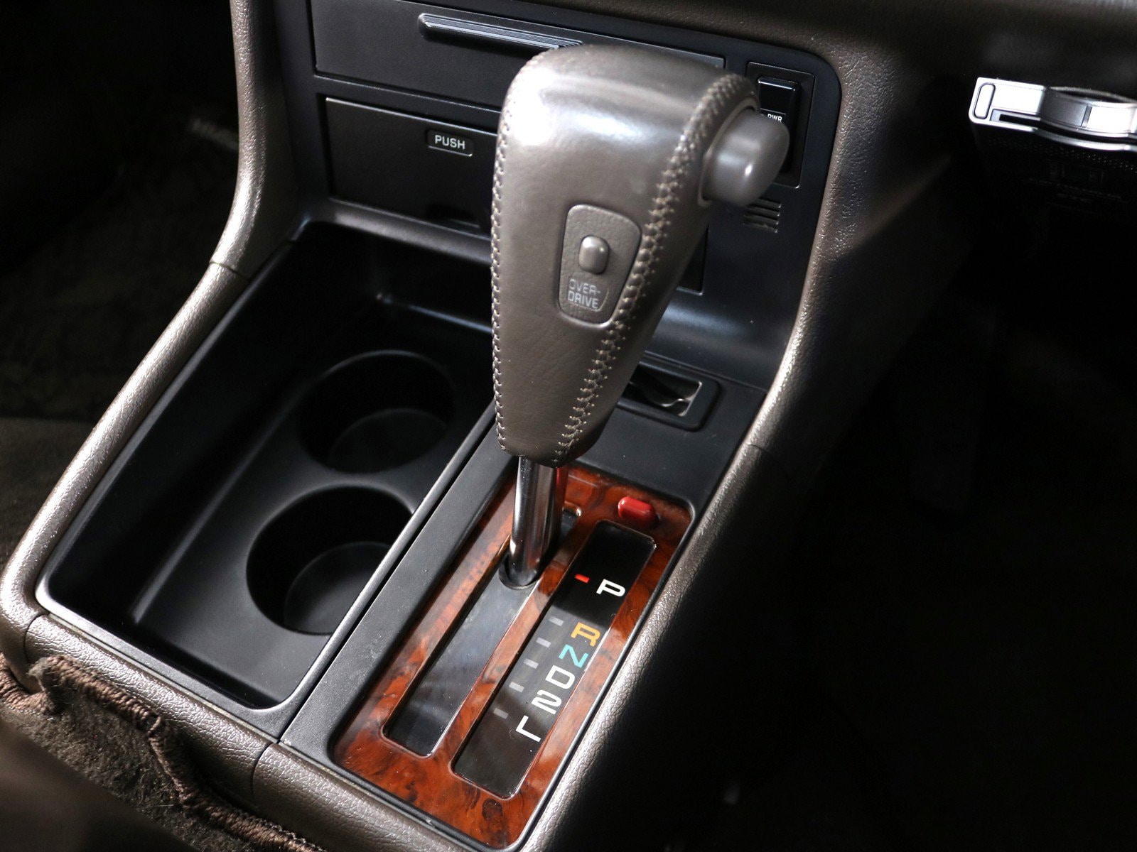 1999 Toyota Hiace 14