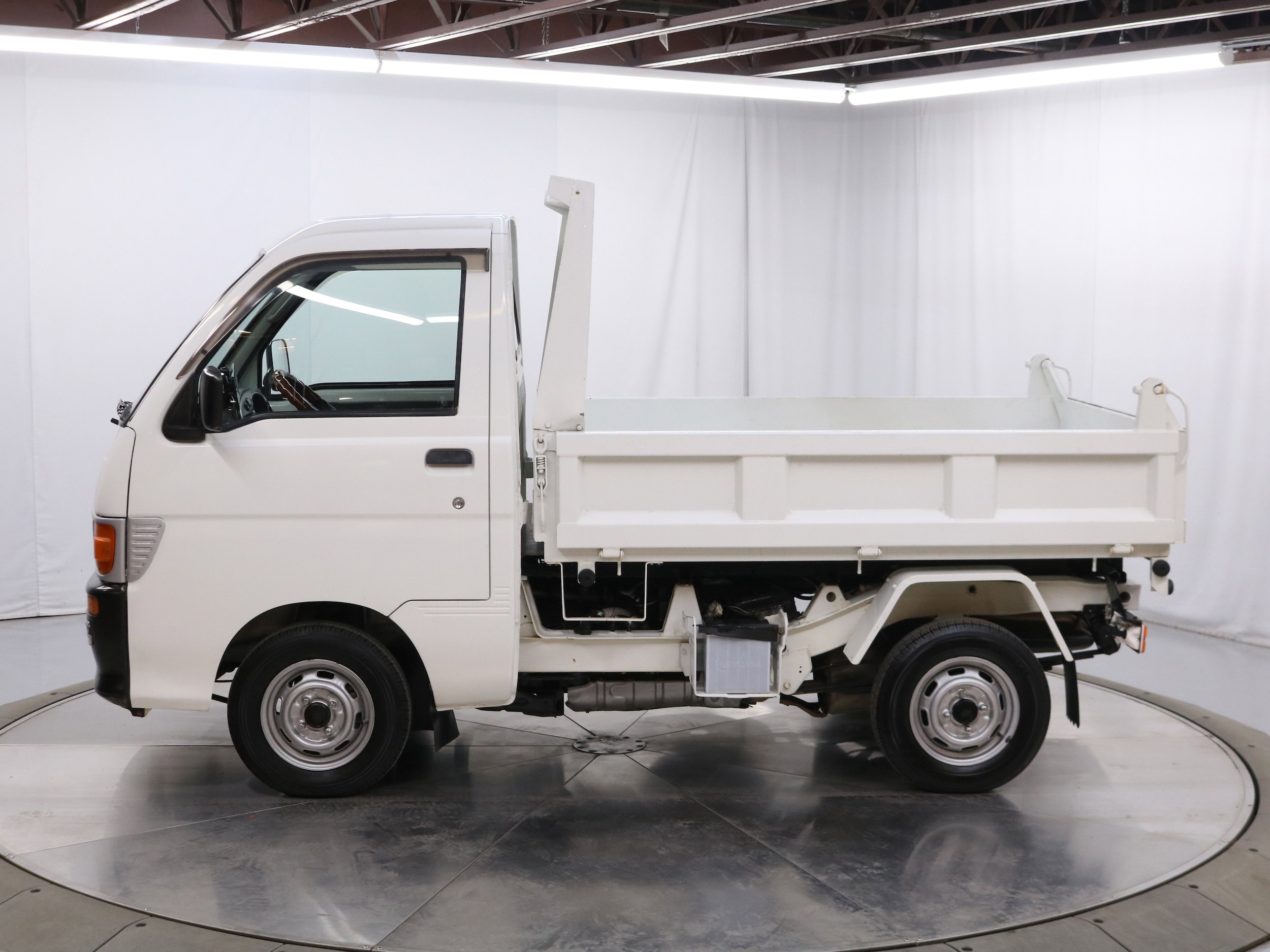 1998 Daihatsu Hijet 4