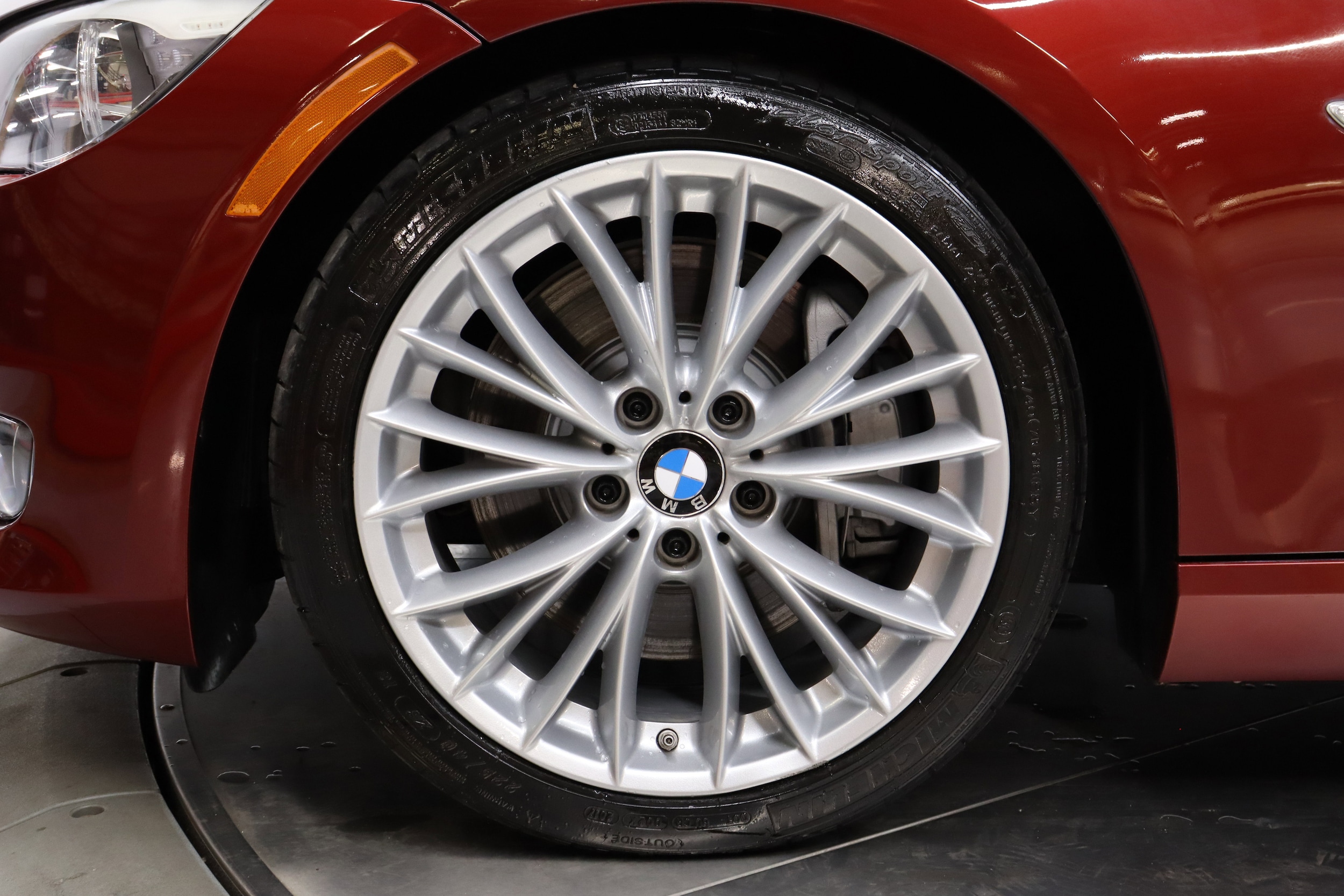 2011 BMW 3 Series 37