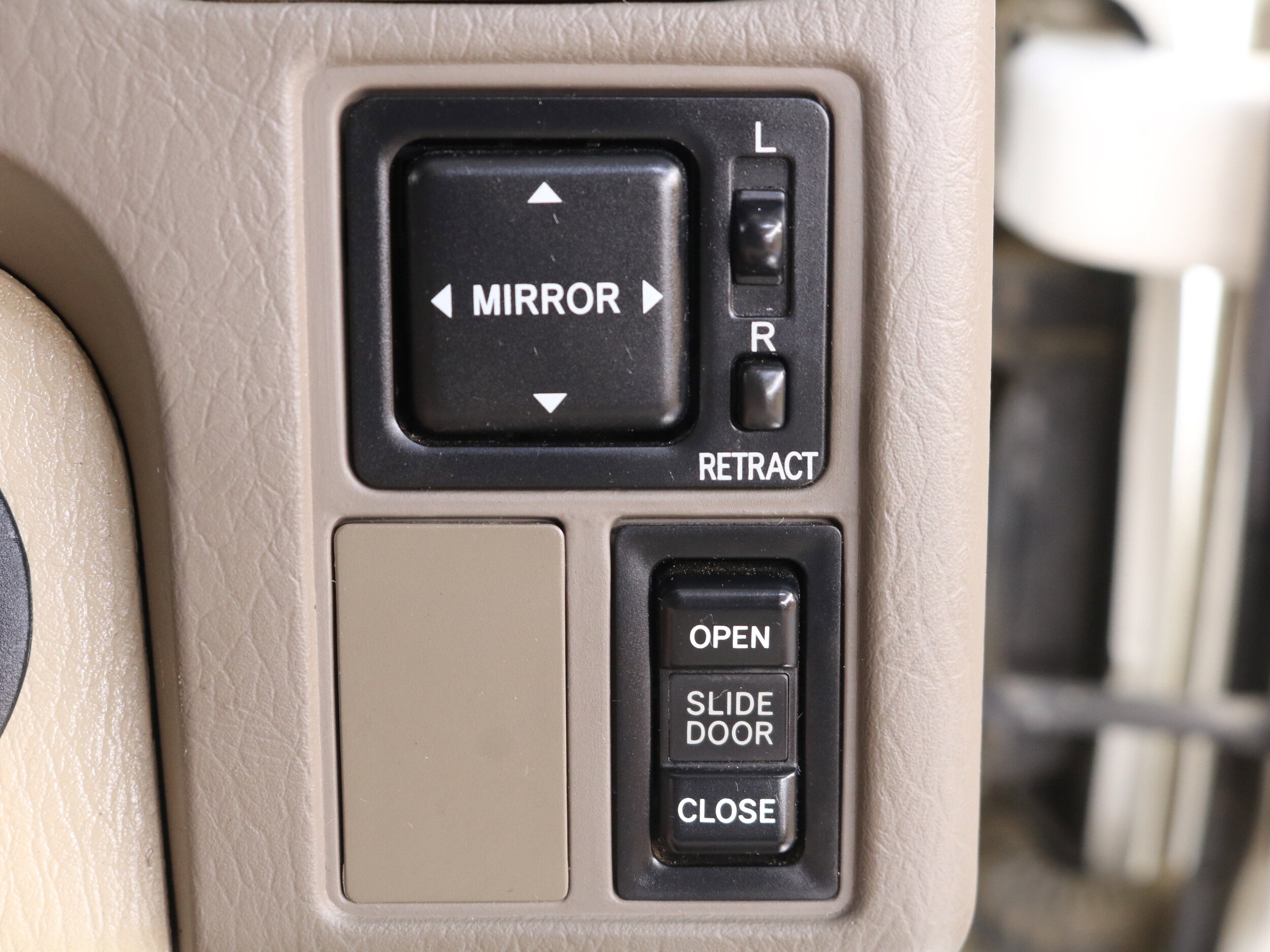 1999 Toyota Grand HiAce 56