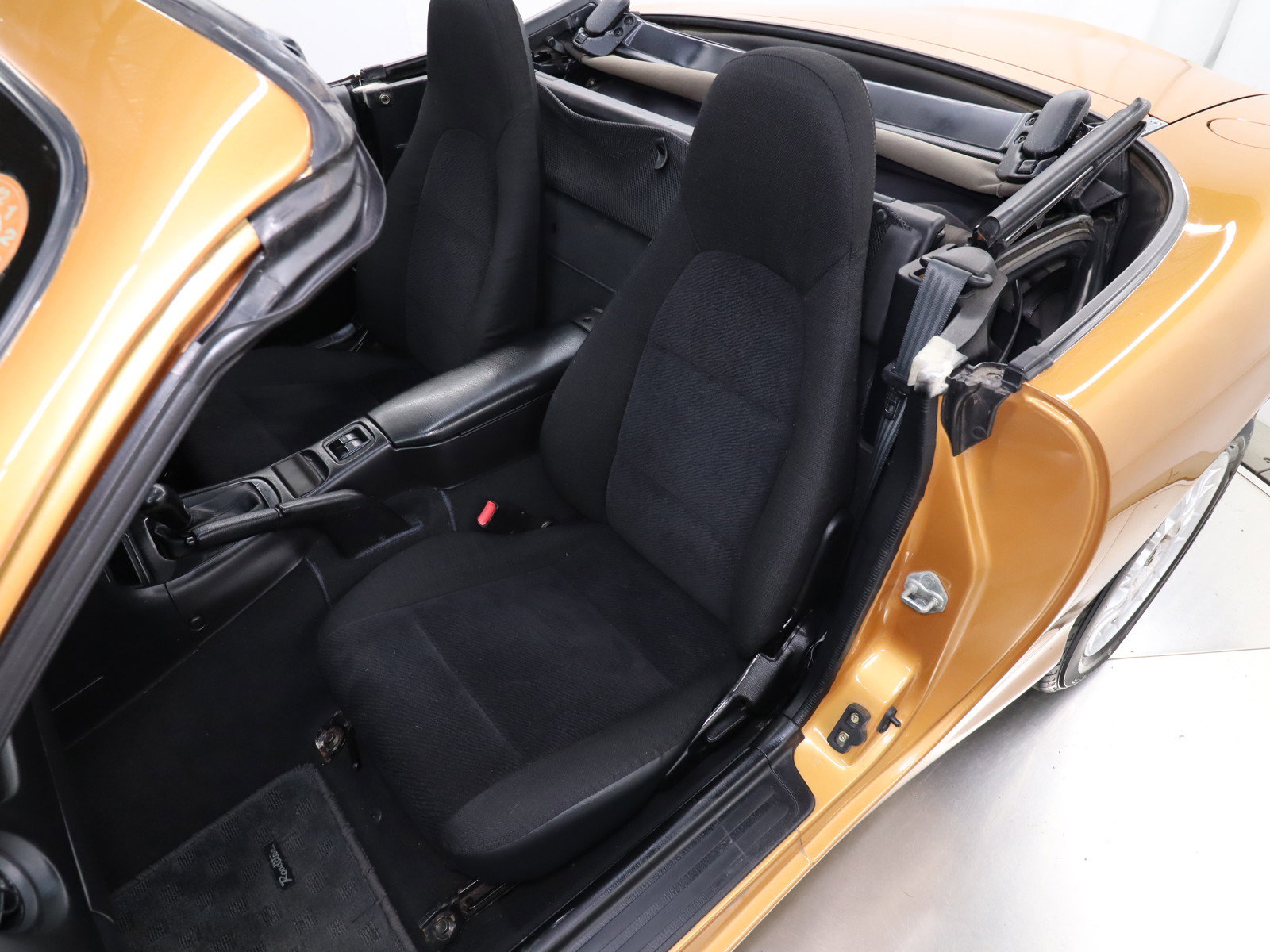 1998 Mazda Eunos Roadster 26