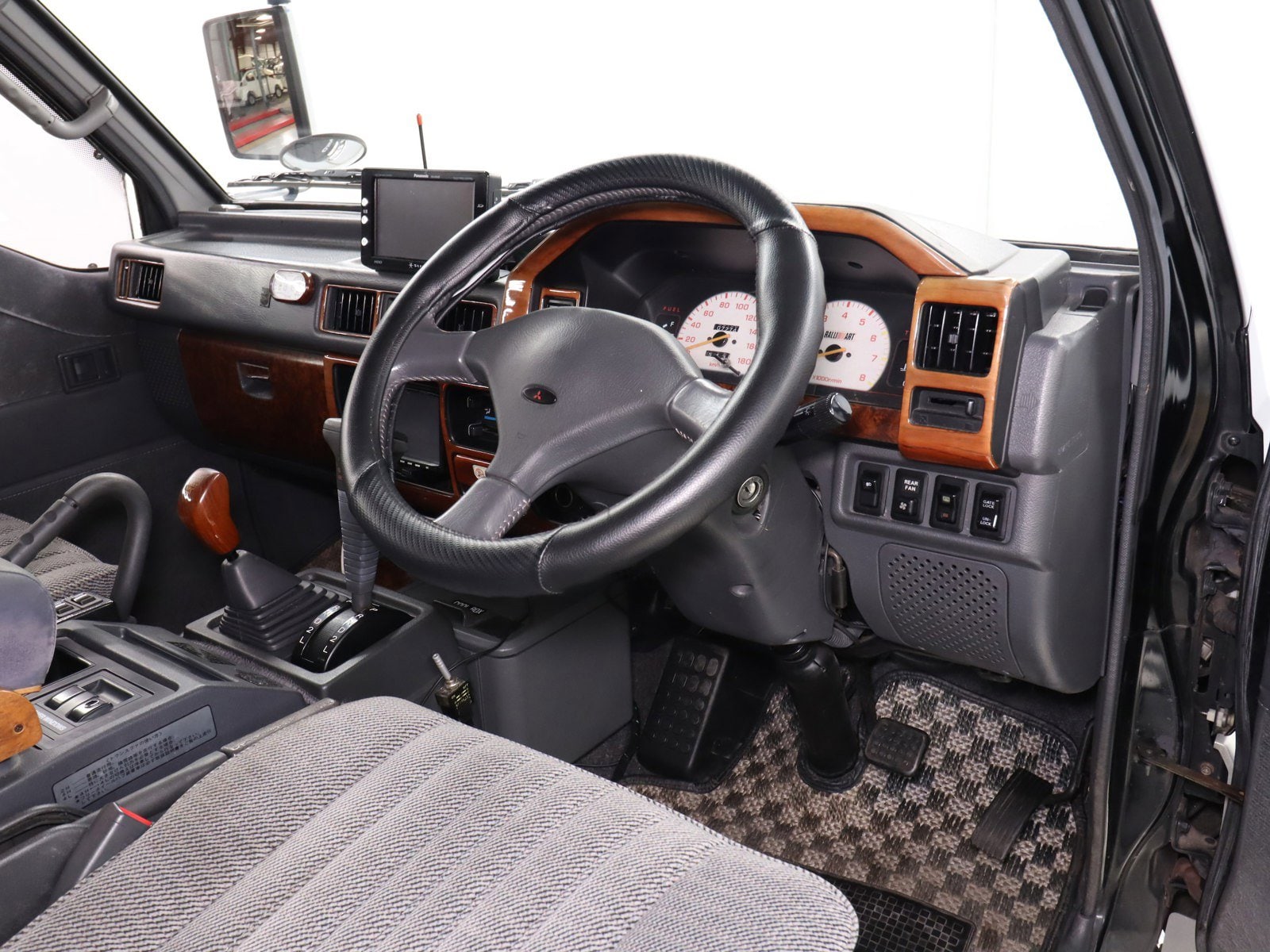 1994 Mitsubishi Delica 9