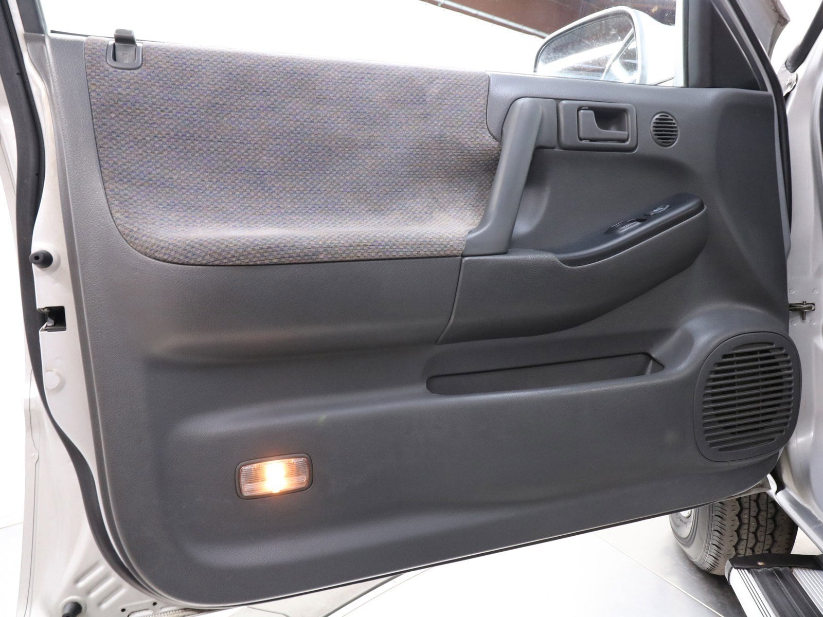1998 Isuzu Wizard 21