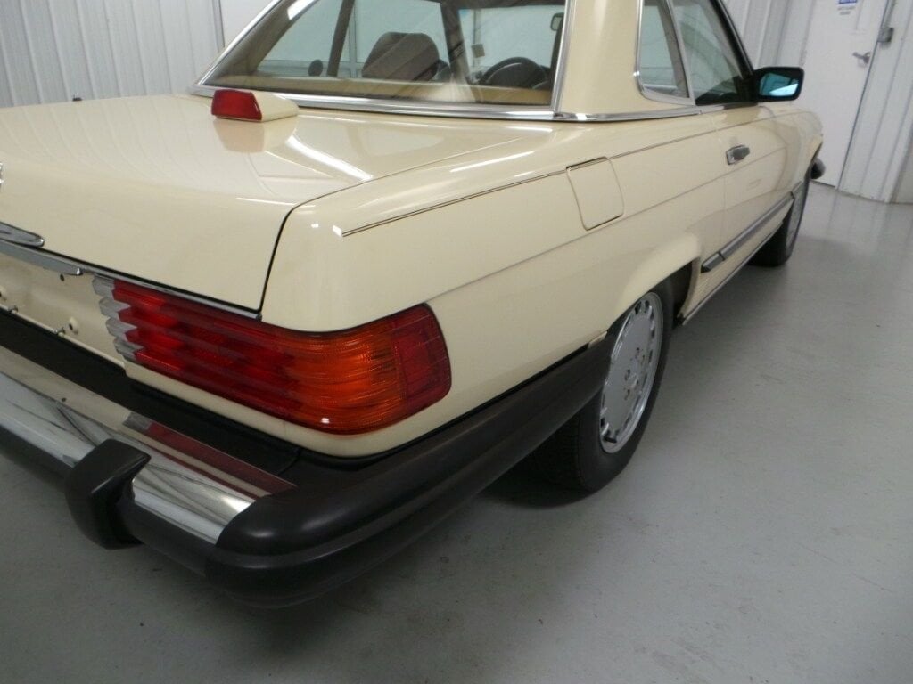 1987 Mercedes-Benz 560 34