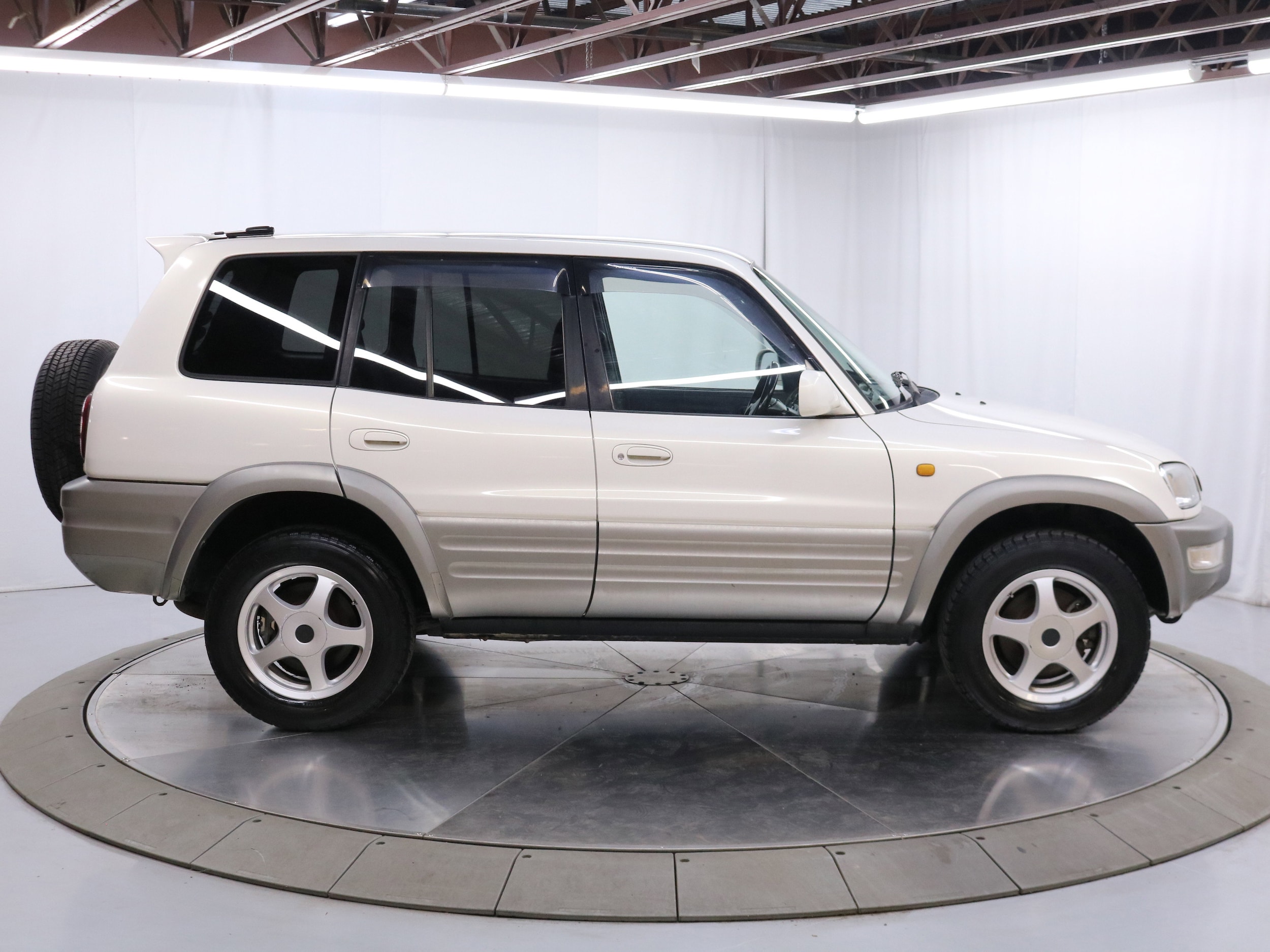 1998 Toyota RAV4 8