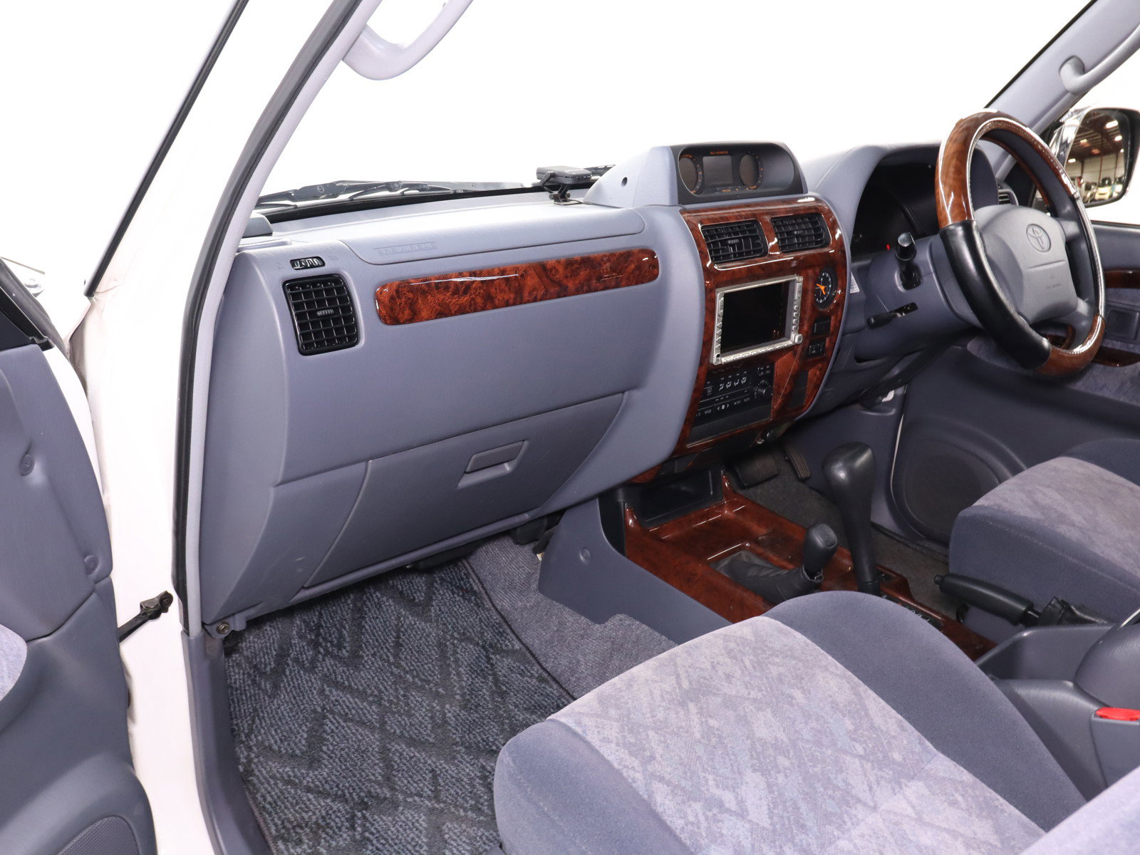 1999 Toyota Land Cruiser Prado 16