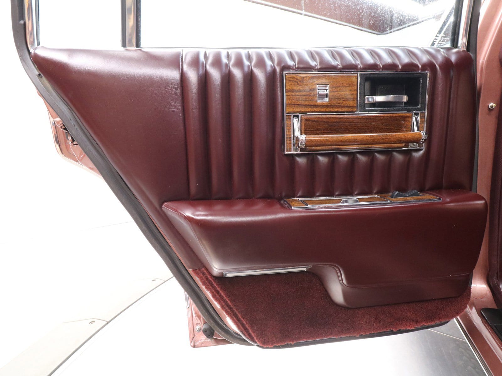 1977 Cadillac Seville 21