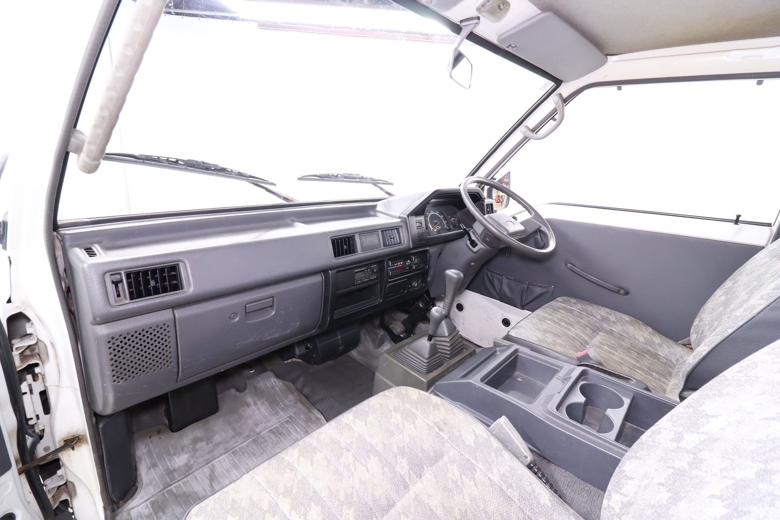 1997 Mitsubishi Delica 17