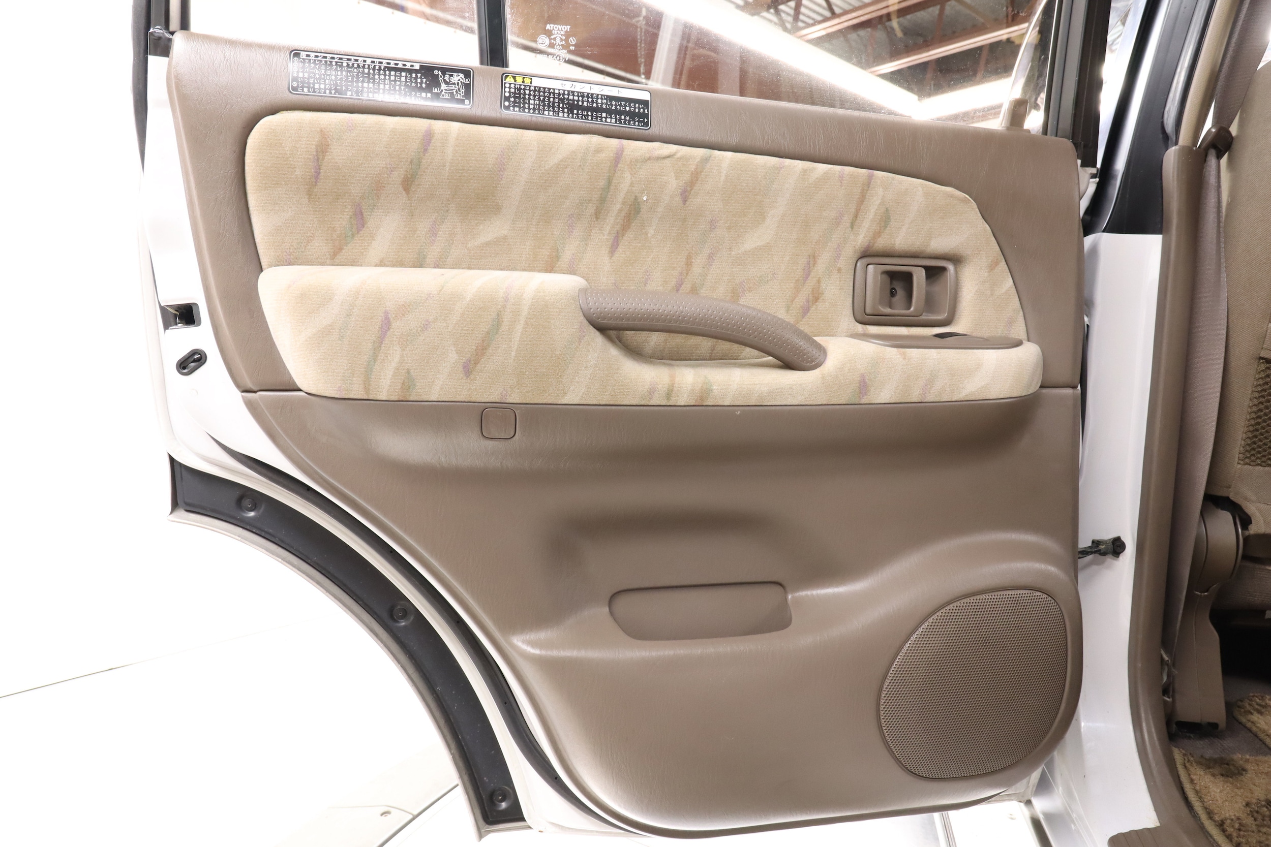1999 Toyota Land Cruiser Prado 28