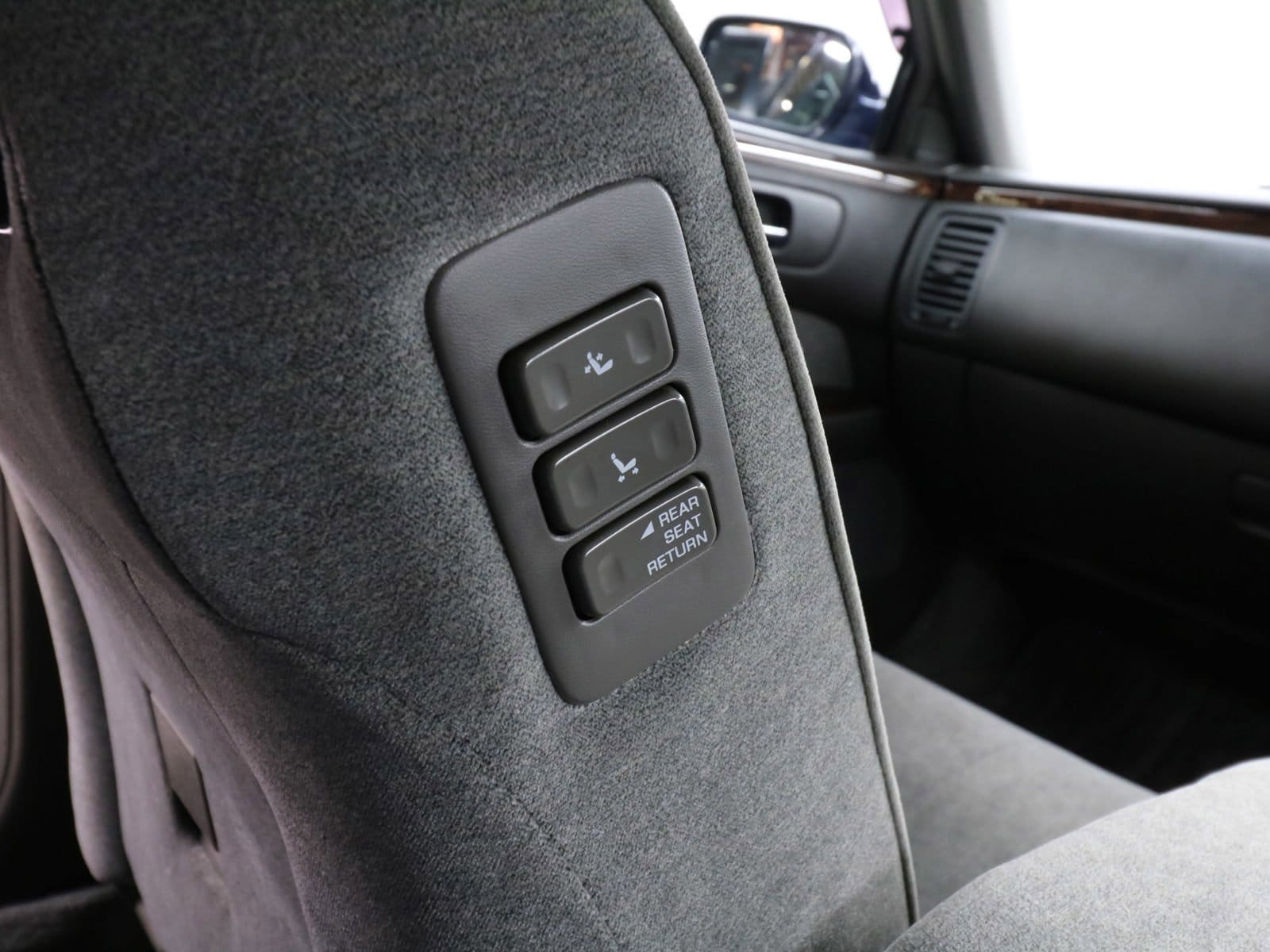 1998 Nissan Cima 51