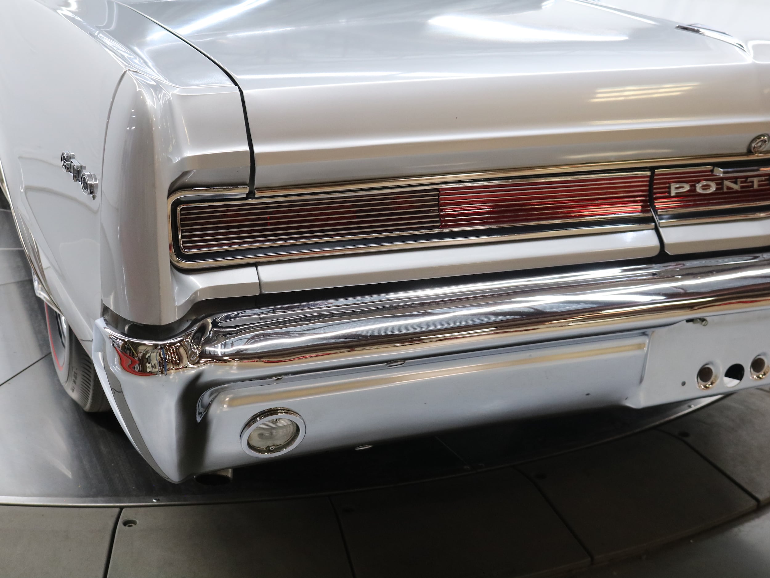1964 Pontiac GTO 45