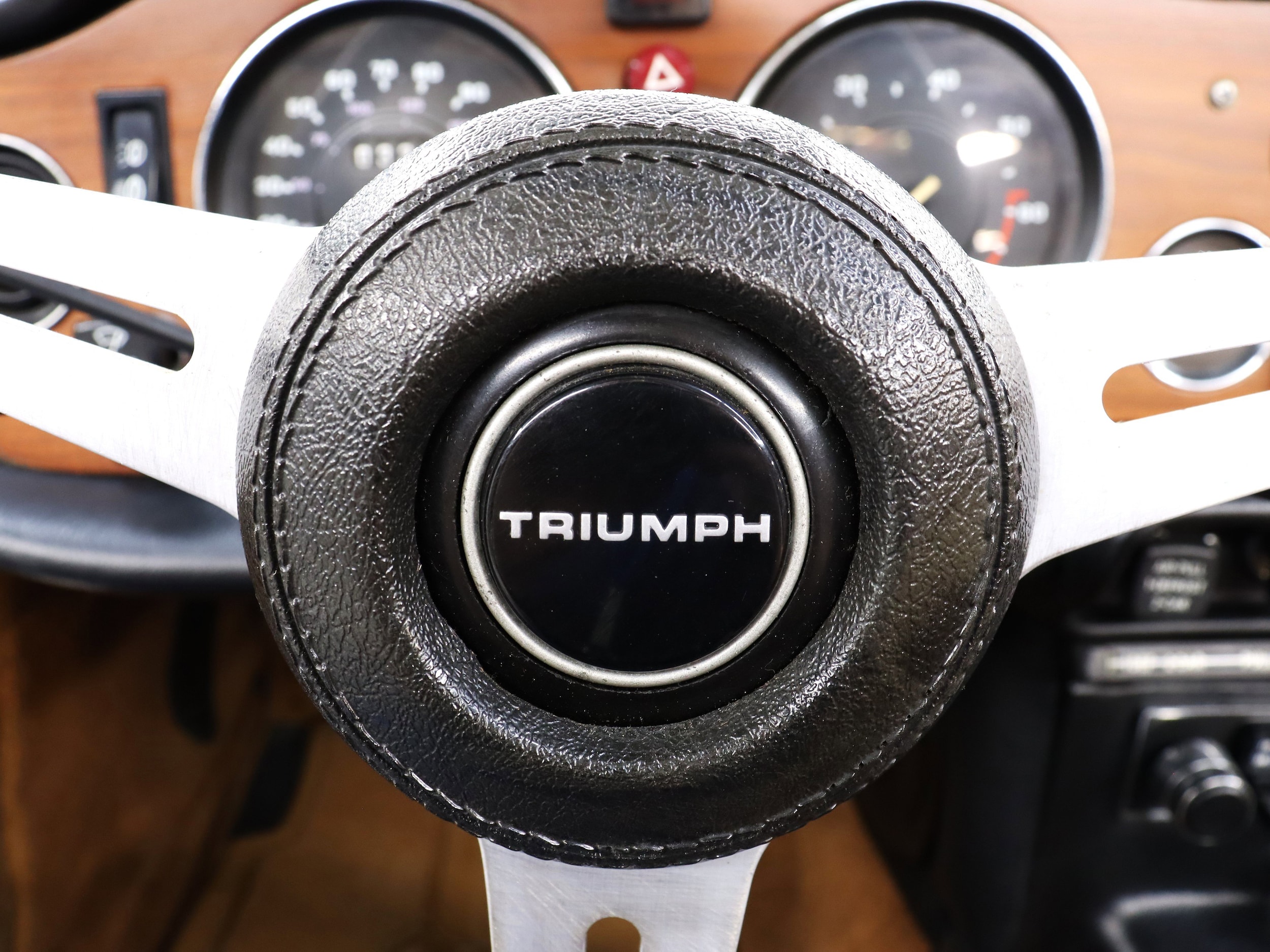 1976 Triumph TR6 128