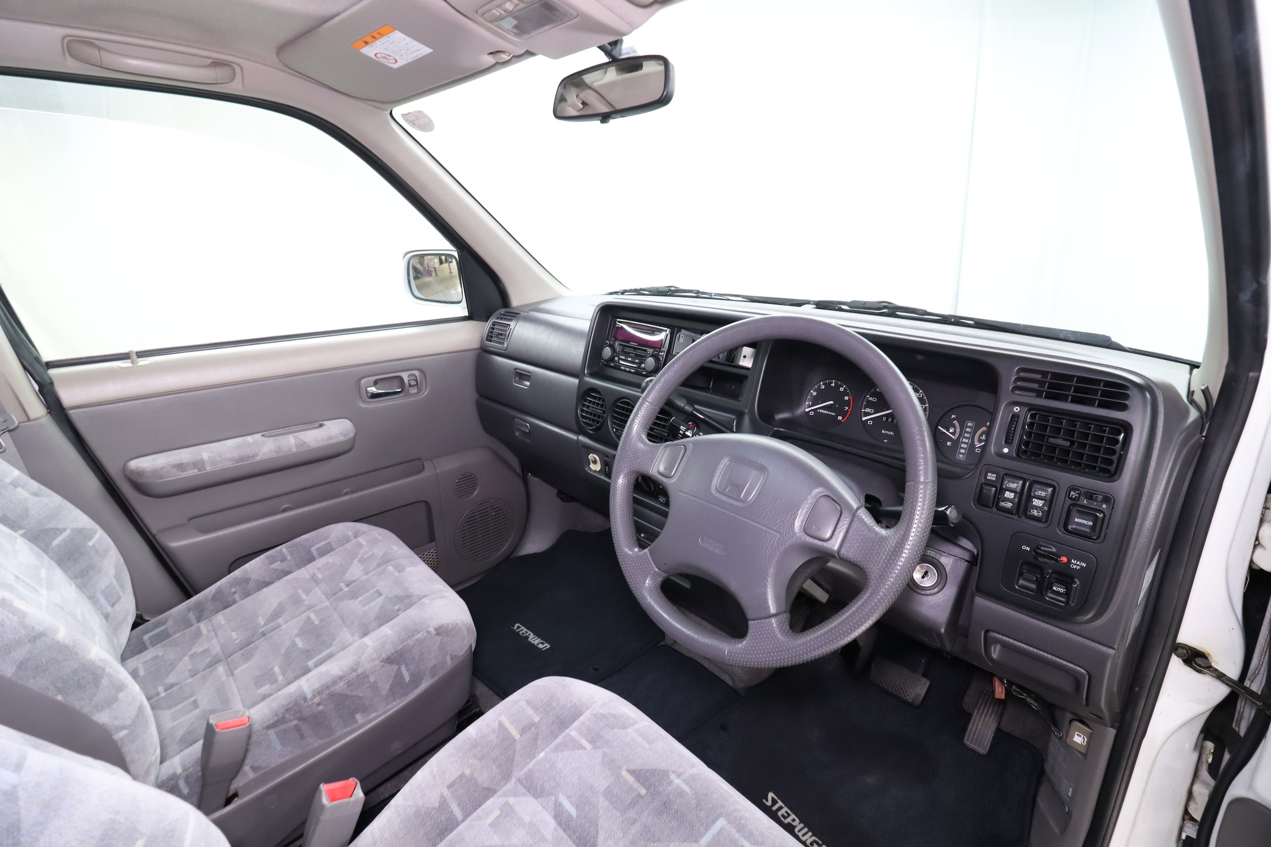 1998 Honda Stepwgn 11