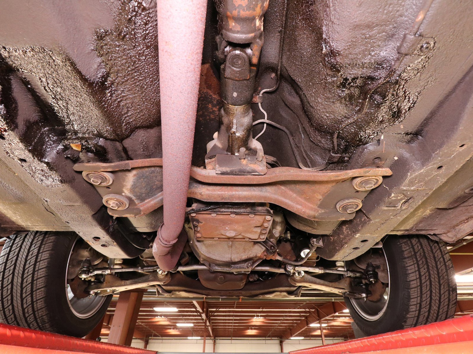 1977 Datsun 710 36
