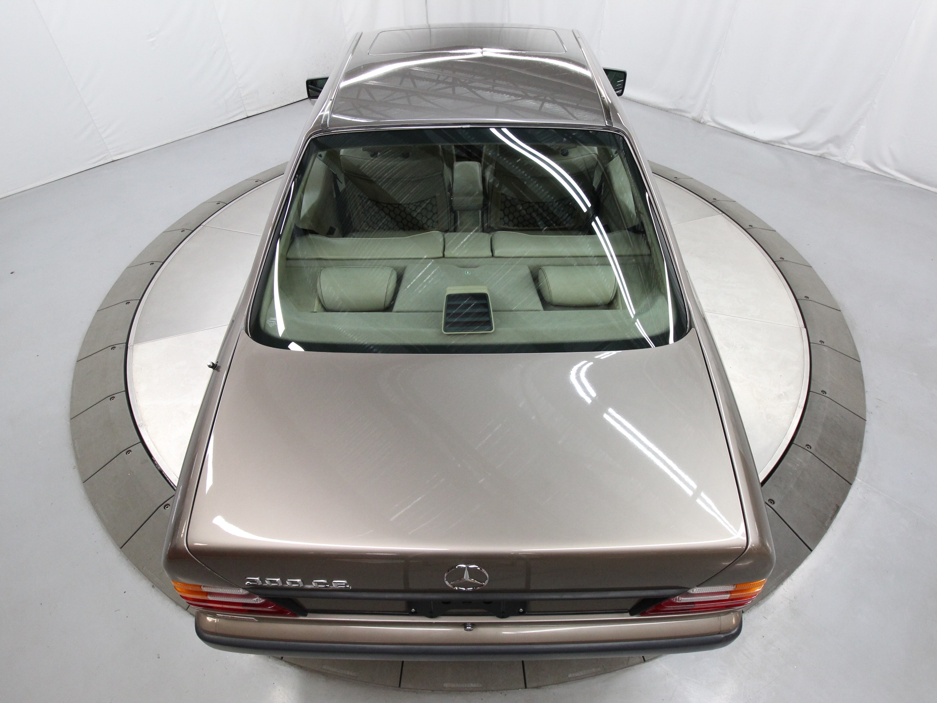 1988 Mercedes-Benz 300 CE 38