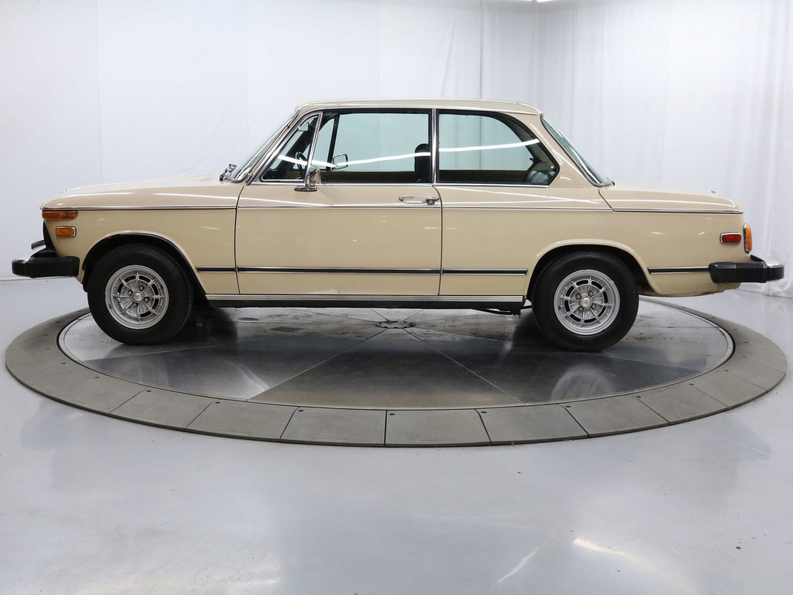 1974 BMW 2002 4