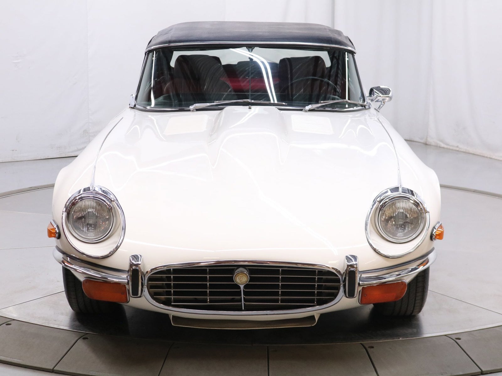1974 Jaguar E-Type 23