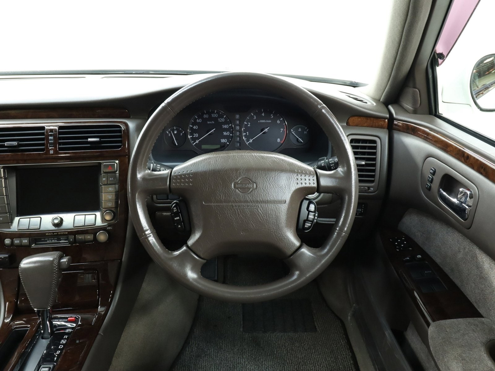 1998 Nissan Cima 10