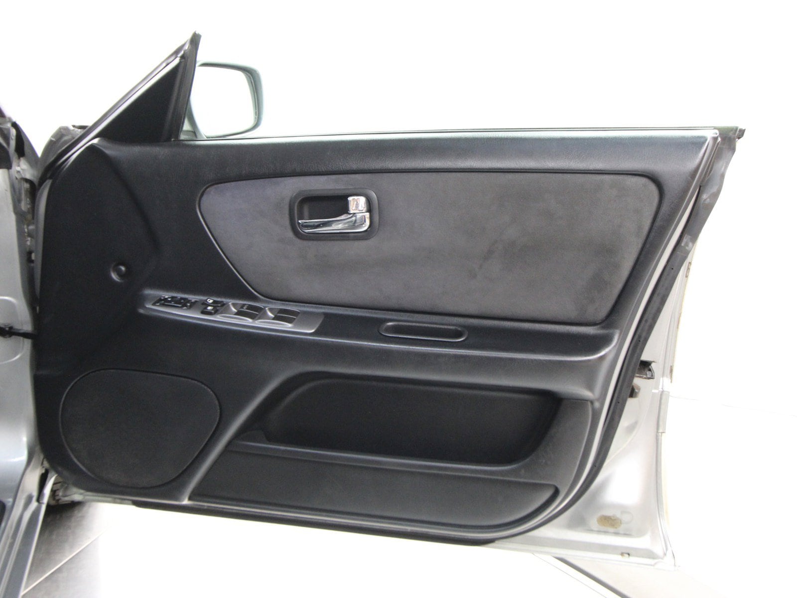 1997 Nissan Stagea 22